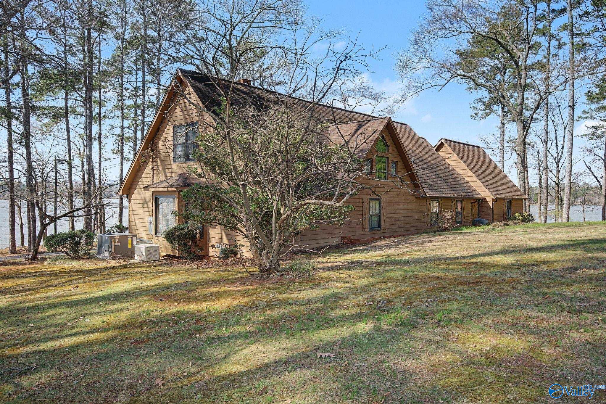 3398 Lakeshore Drive