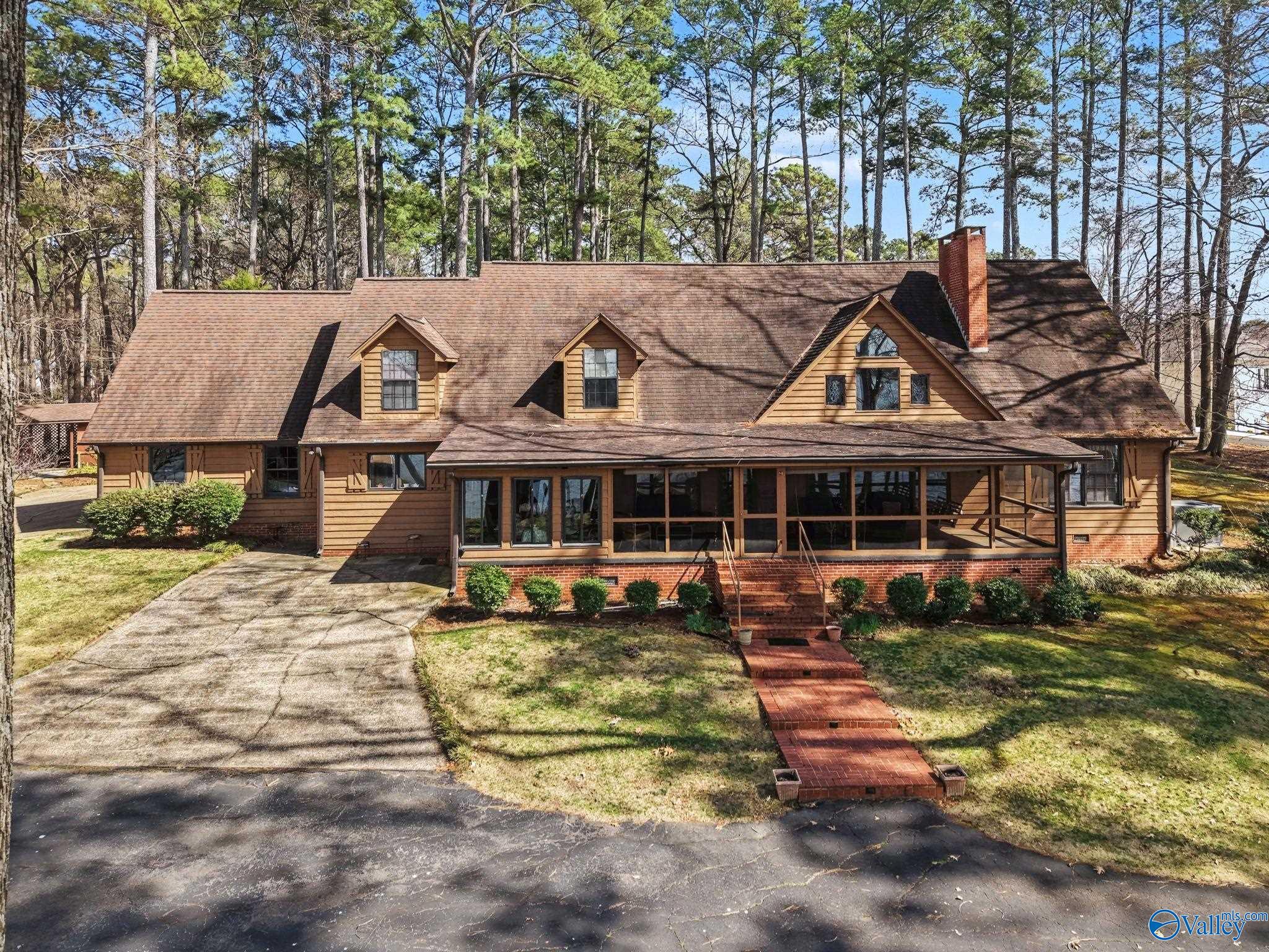 3398 Lakeshore Drive