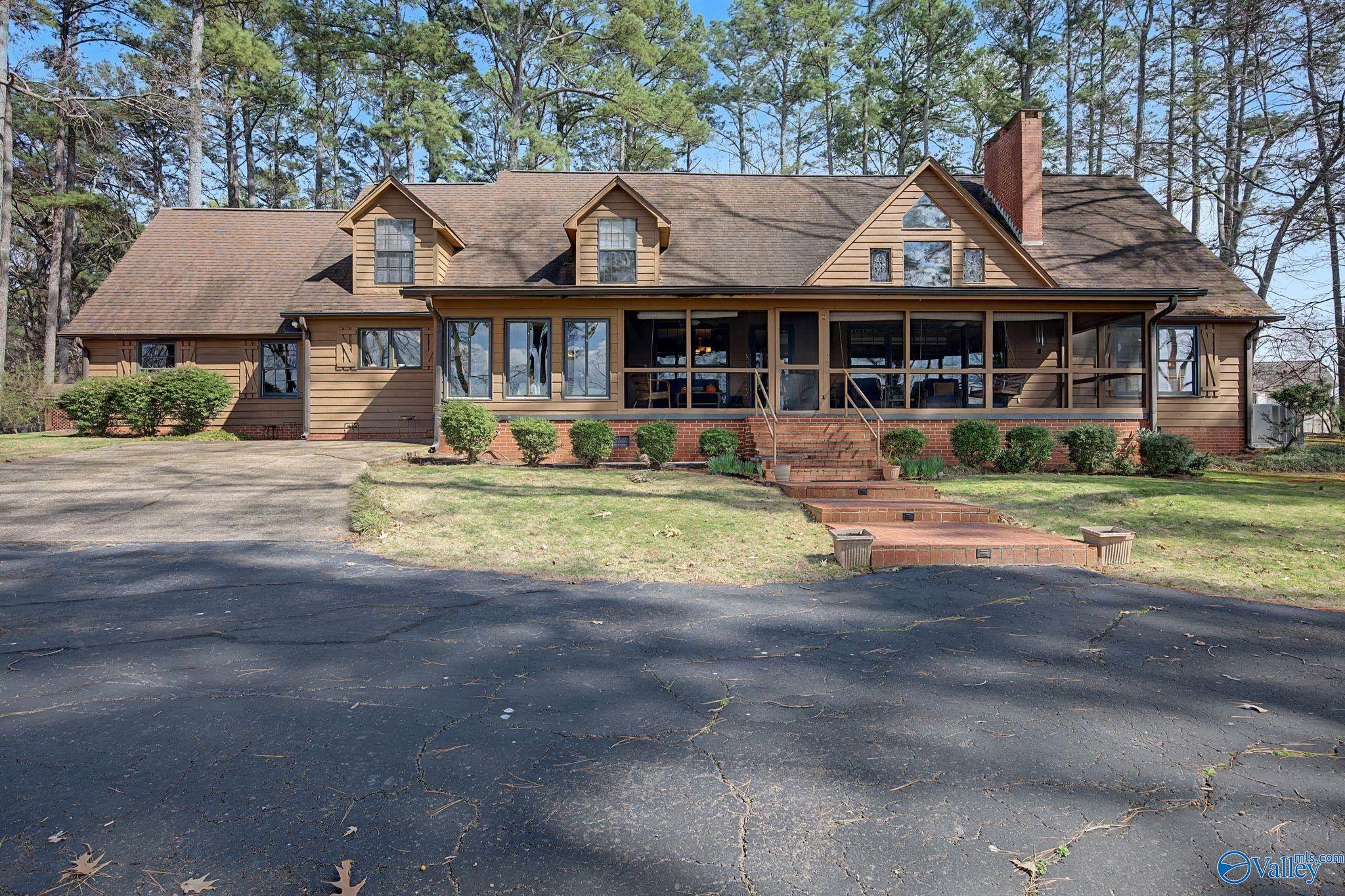 3398 Lakeshore Drive