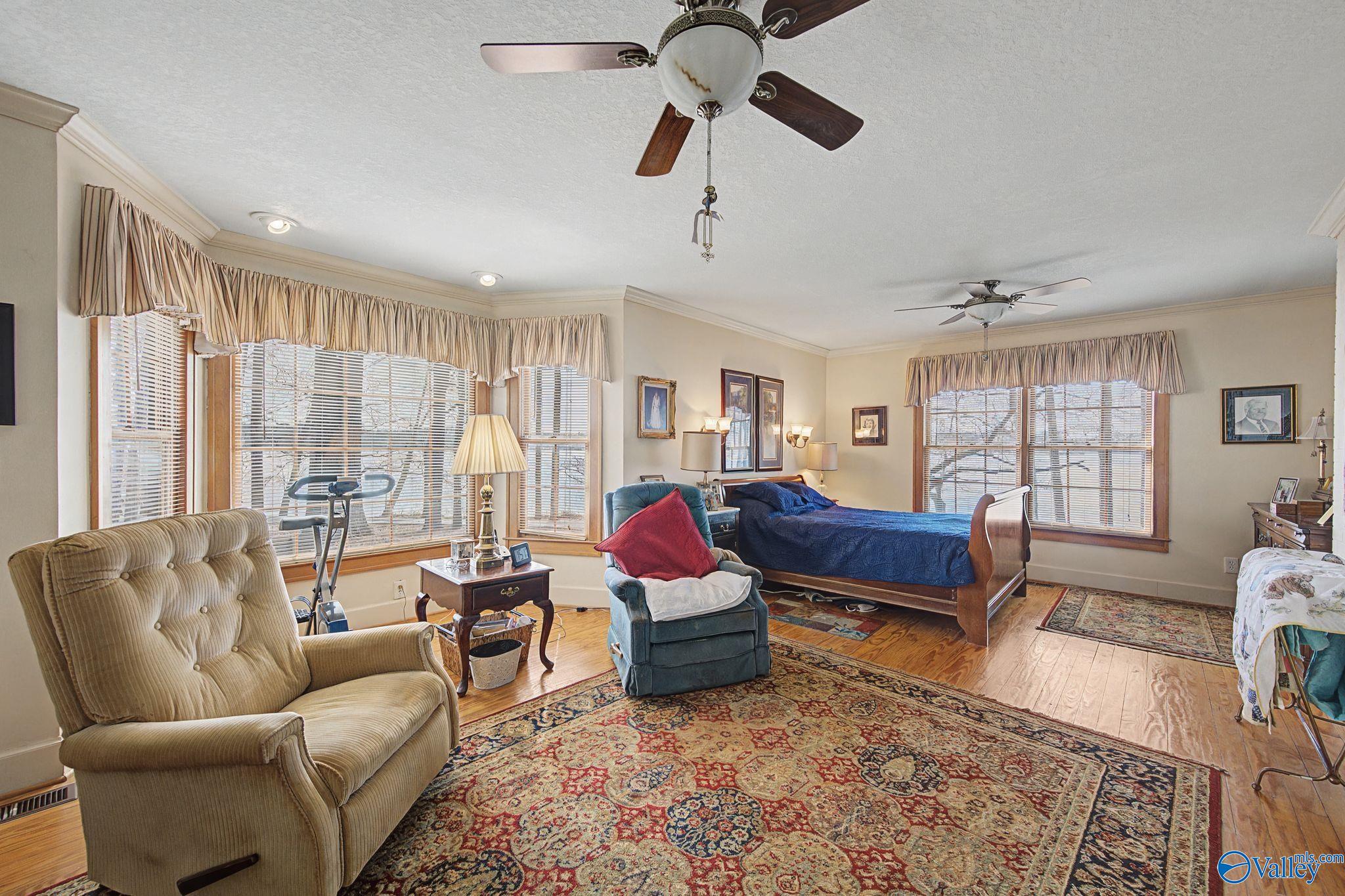 3398 Lakeshore Drive