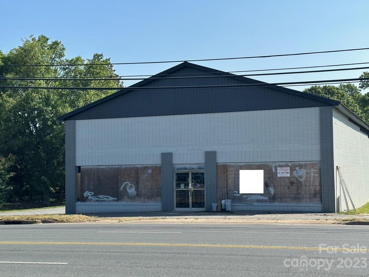 1482 Dale Earnhardt Boulevard