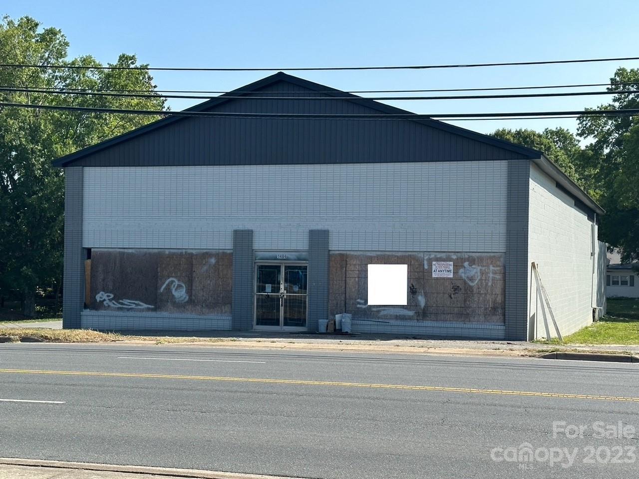 1482 Dale Earnhardt Boulevard