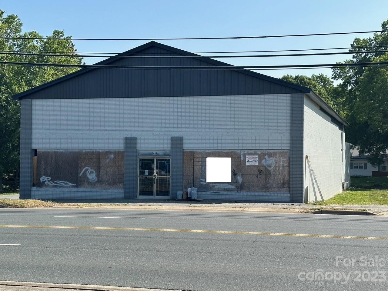 1482 Dale Earnhardt Boulevard