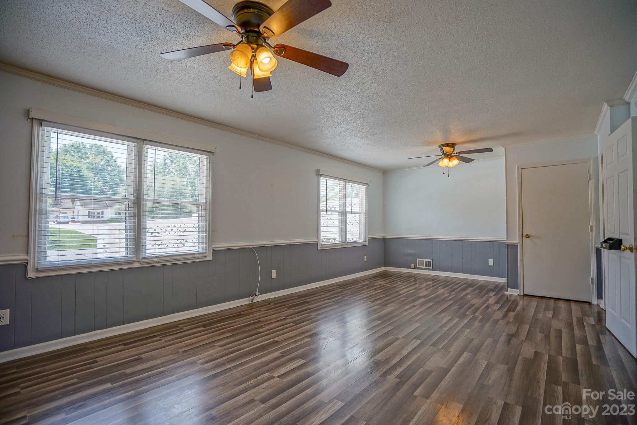 2636 Woodcrest Drive SW