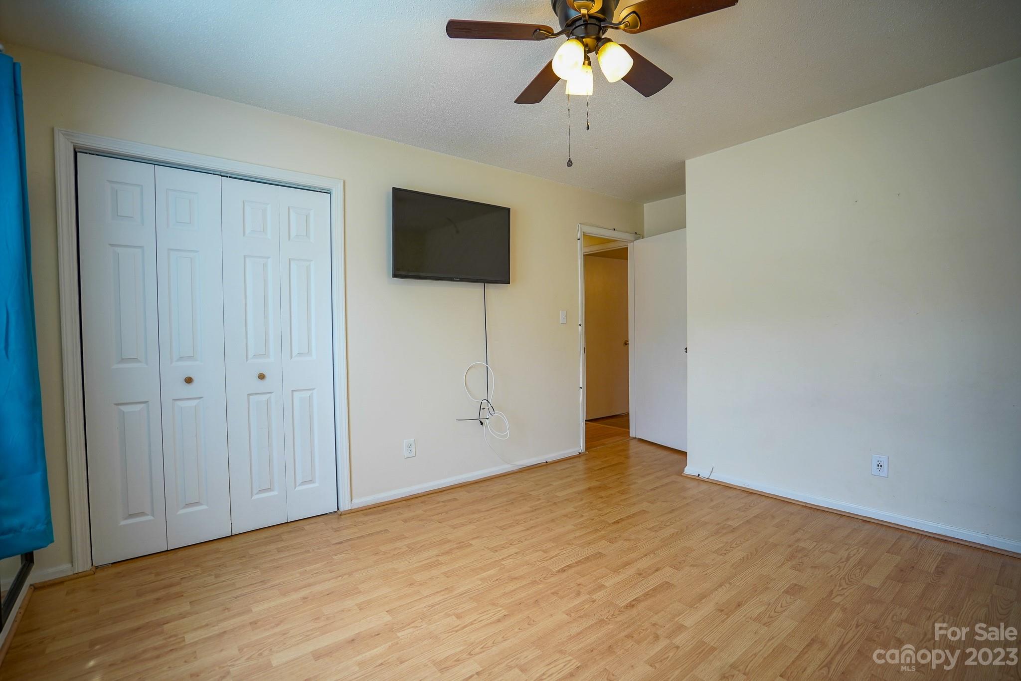 2636 Woodcrest Drive SW