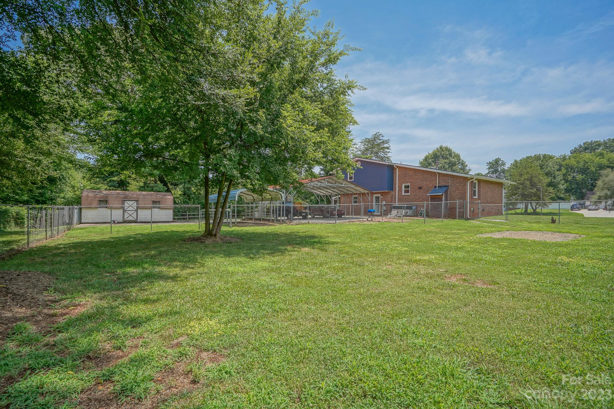 2636 Woodcrest Drive SW