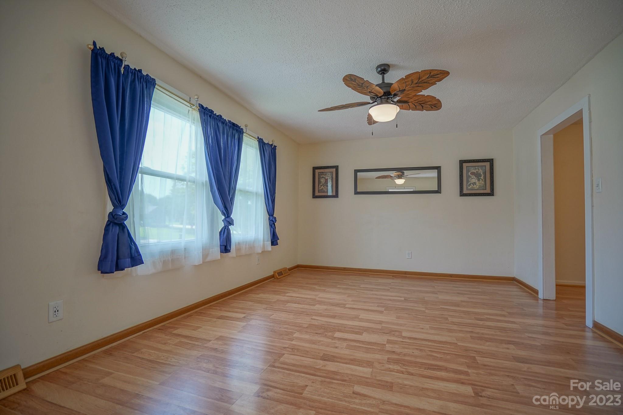 2636 Woodcrest Drive SW