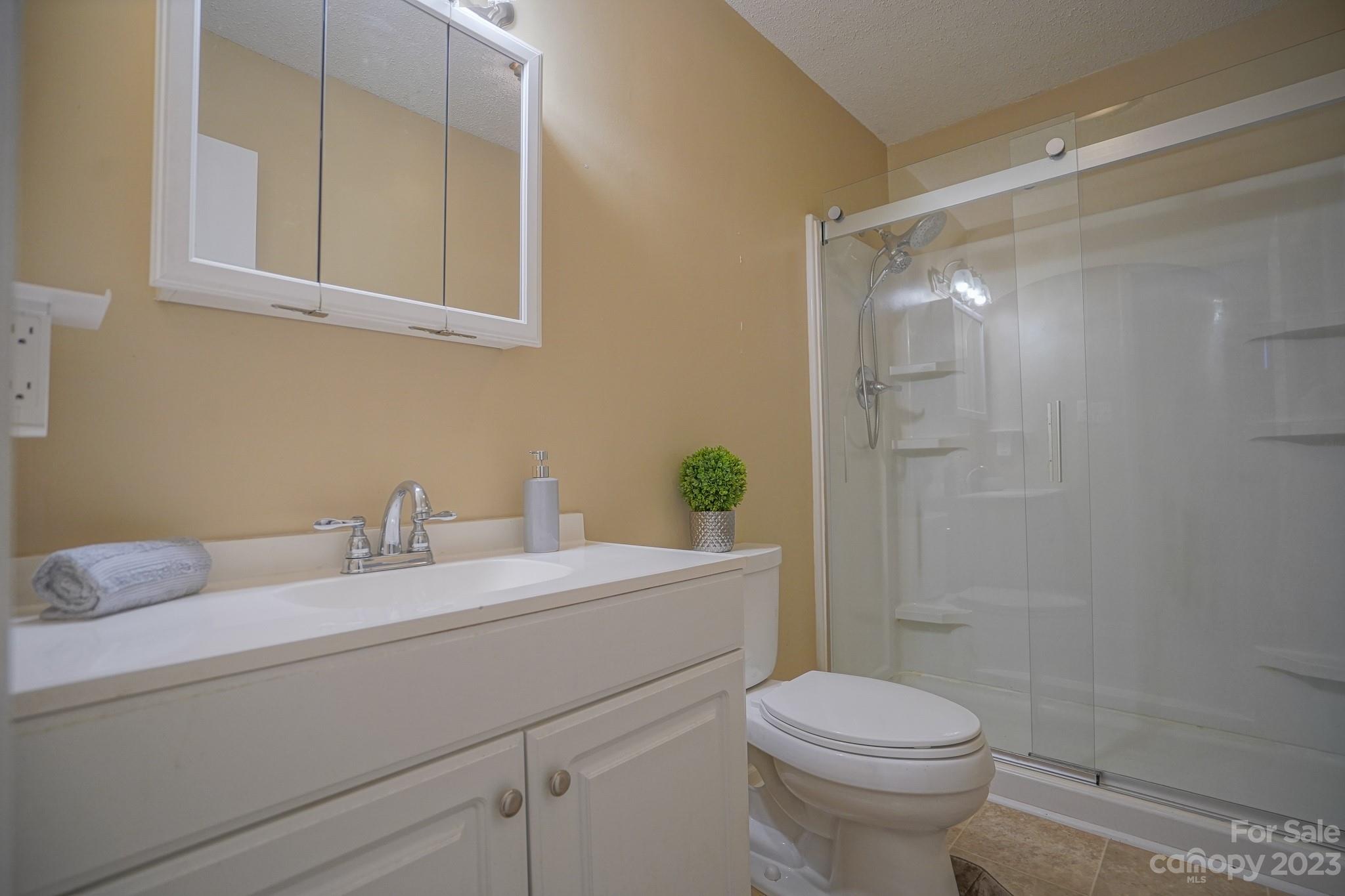 2636 Woodcrest Drive SW