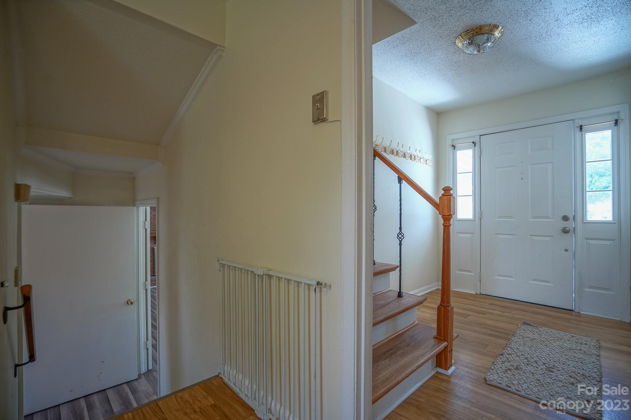 2636 Woodcrest Drive SW