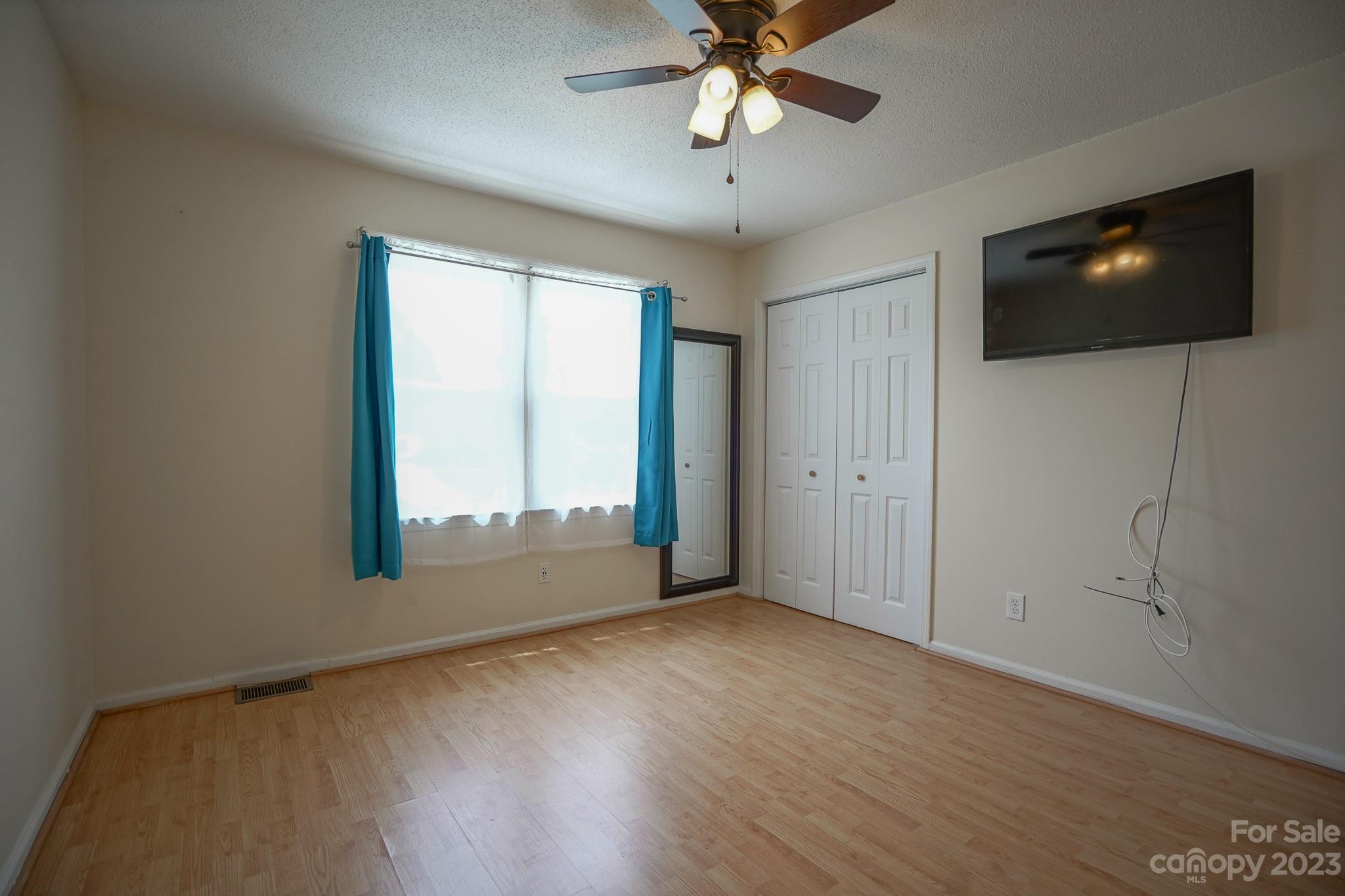 2636 Woodcrest Drive SW