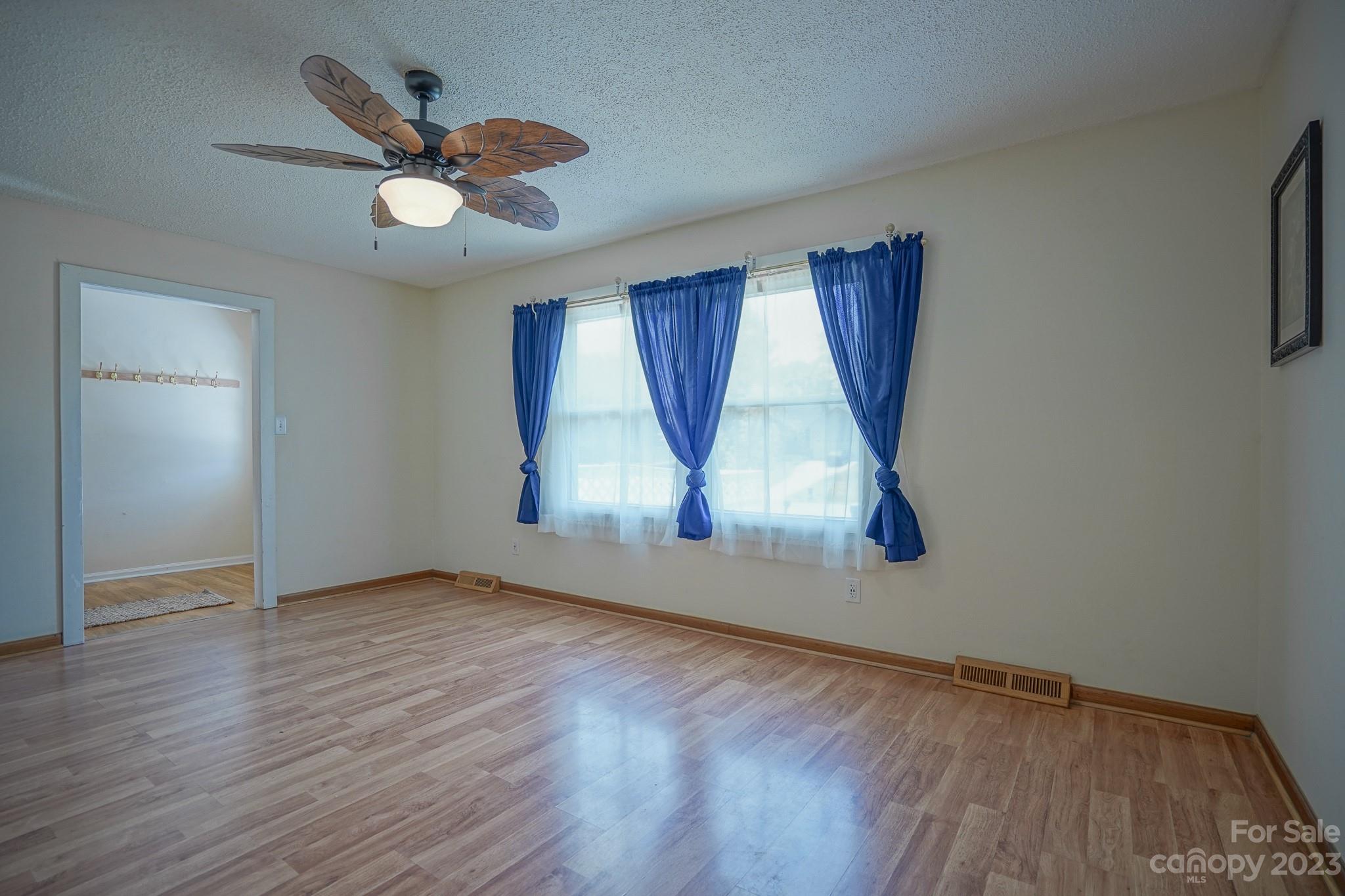 2636 Woodcrest Drive SW