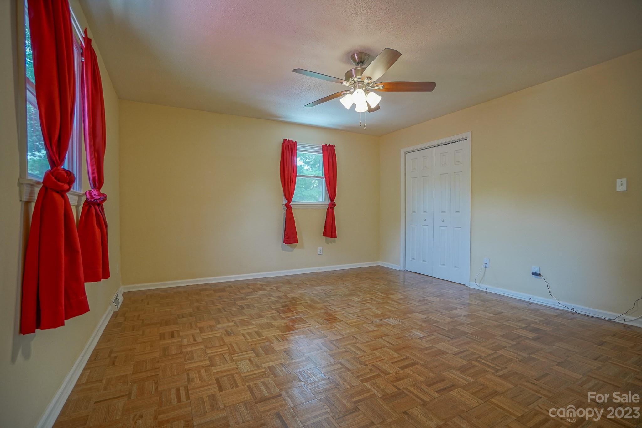 2636 Woodcrest Drive SW