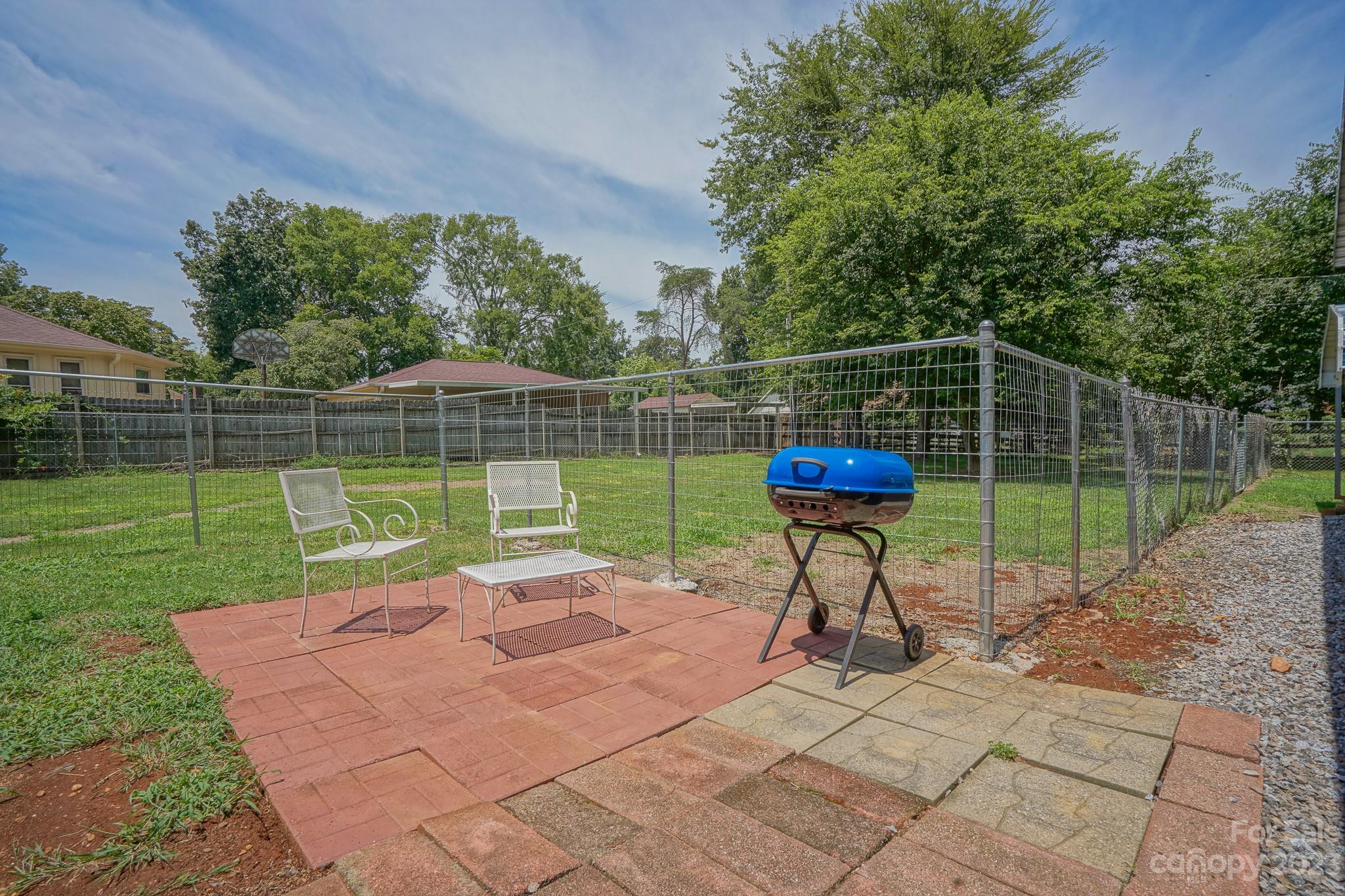 2636 Woodcrest Drive SW