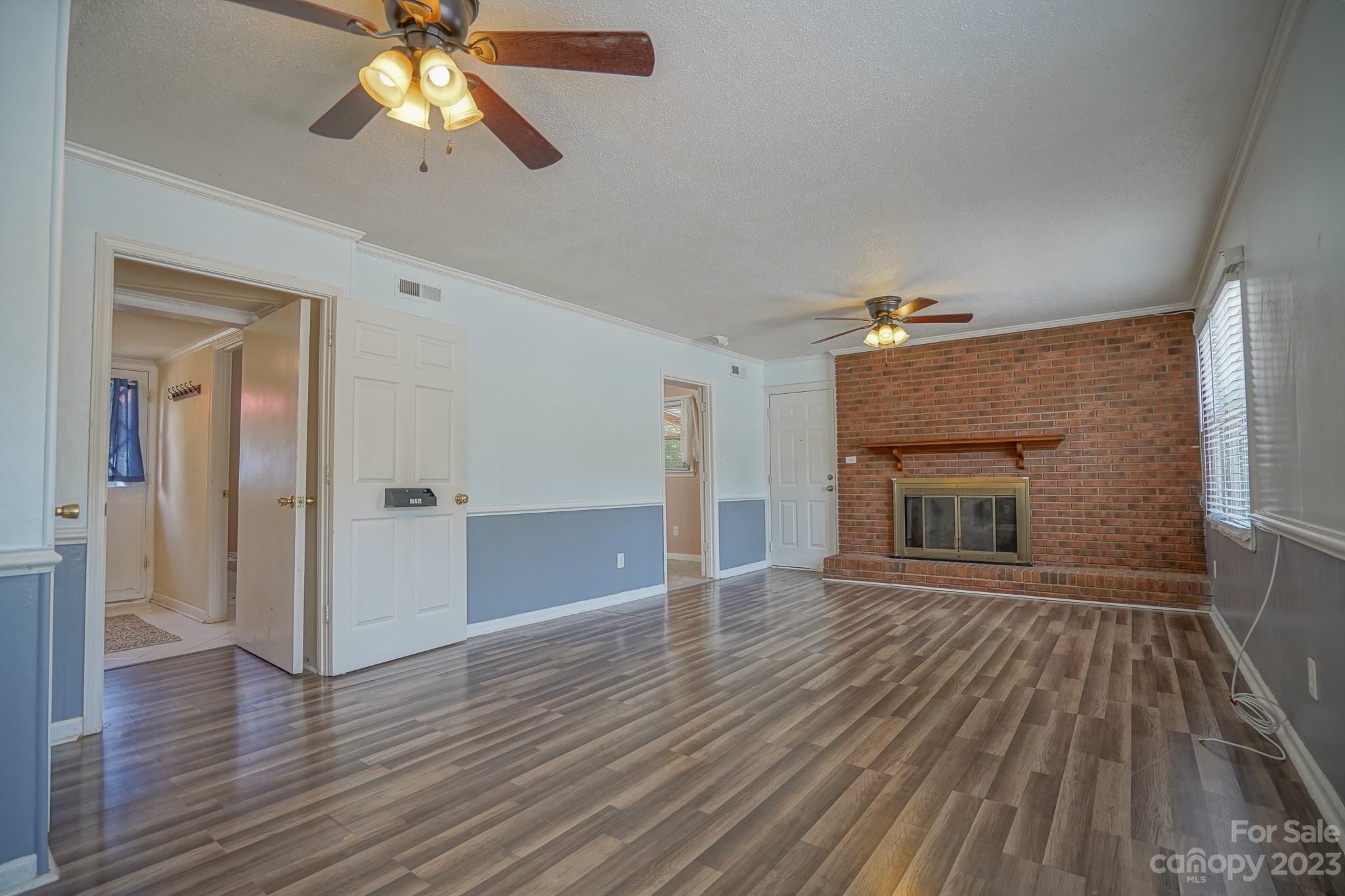 2636 Woodcrest Drive SW