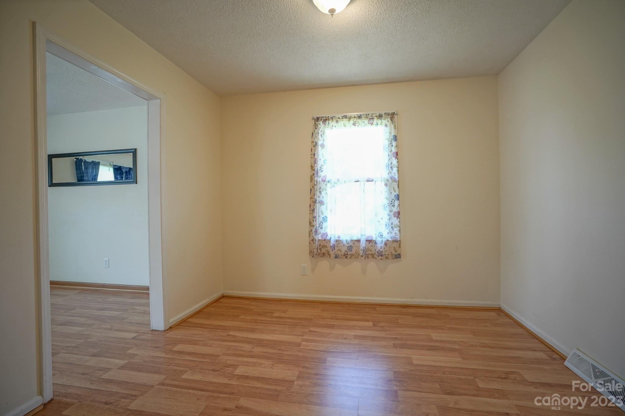 2636 Woodcrest Drive SW