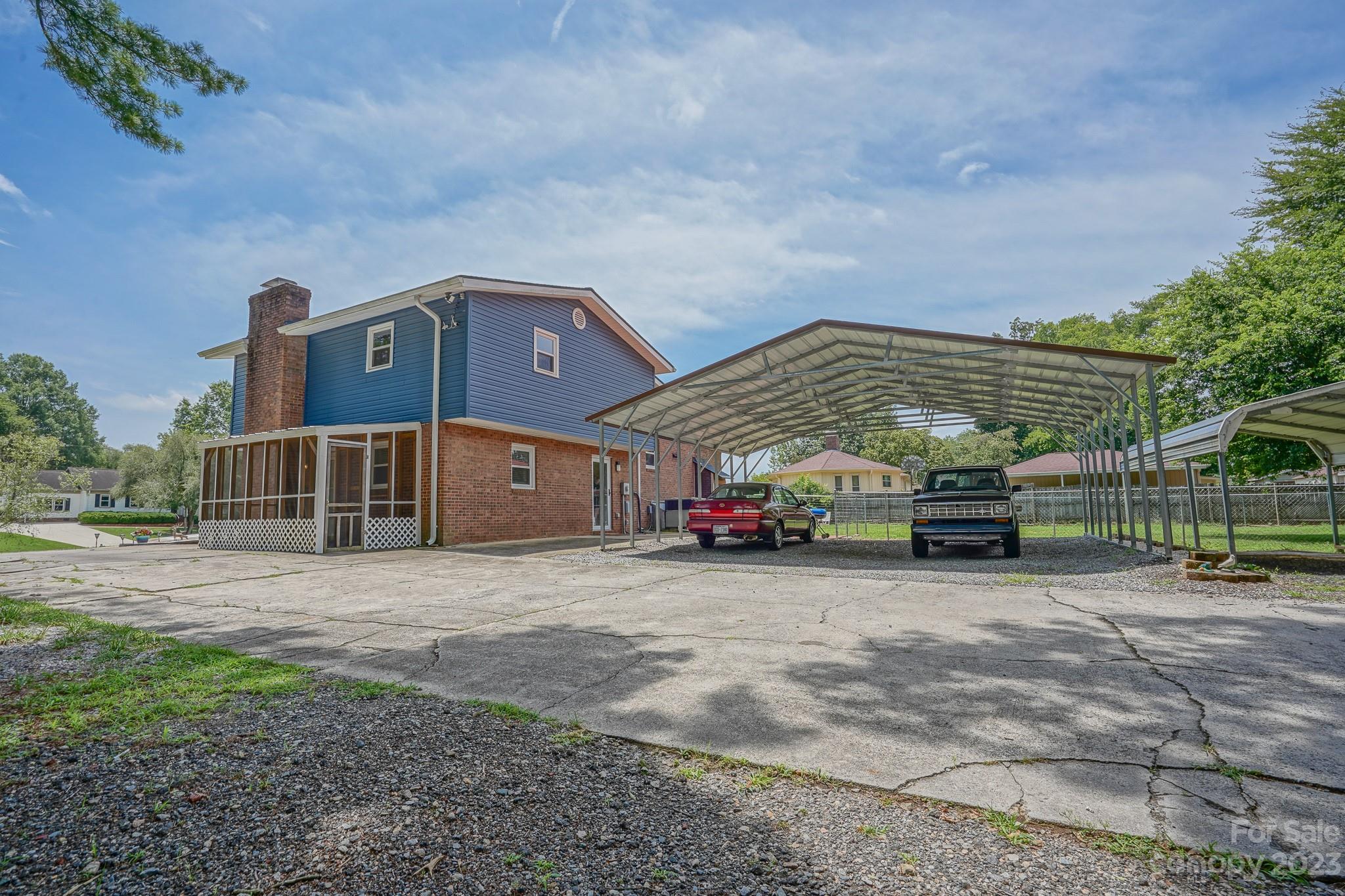 2636 Woodcrest Drive SW