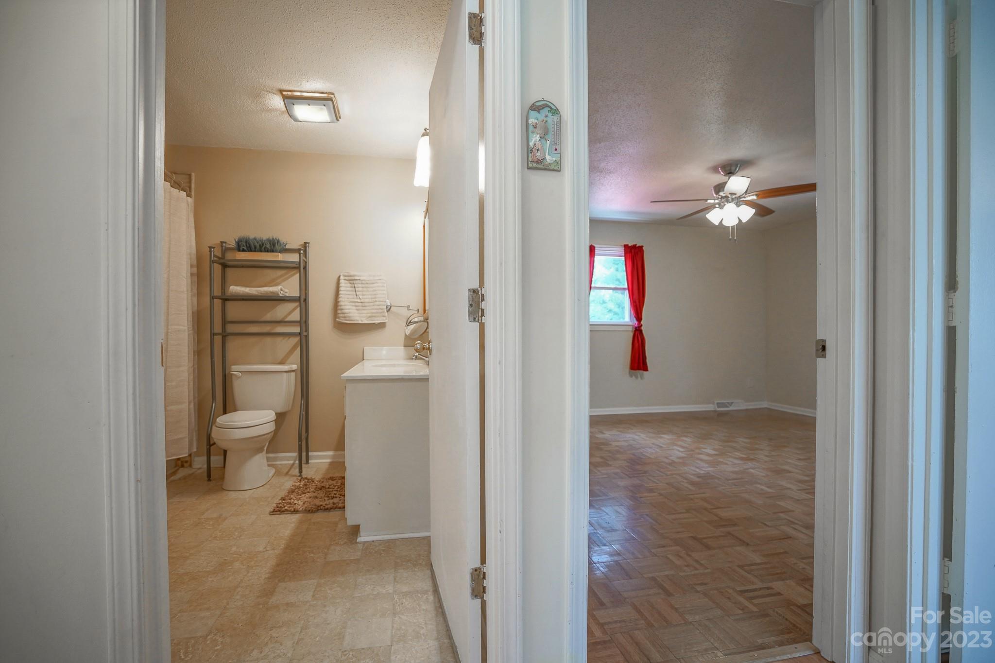 2636 Woodcrest Drive SW