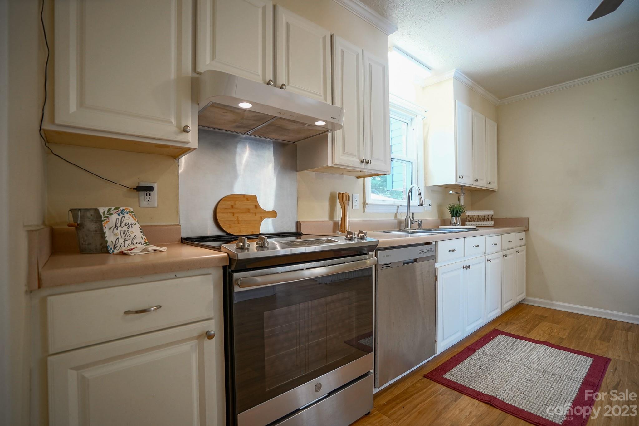 2636 Woodcrest Drive SW