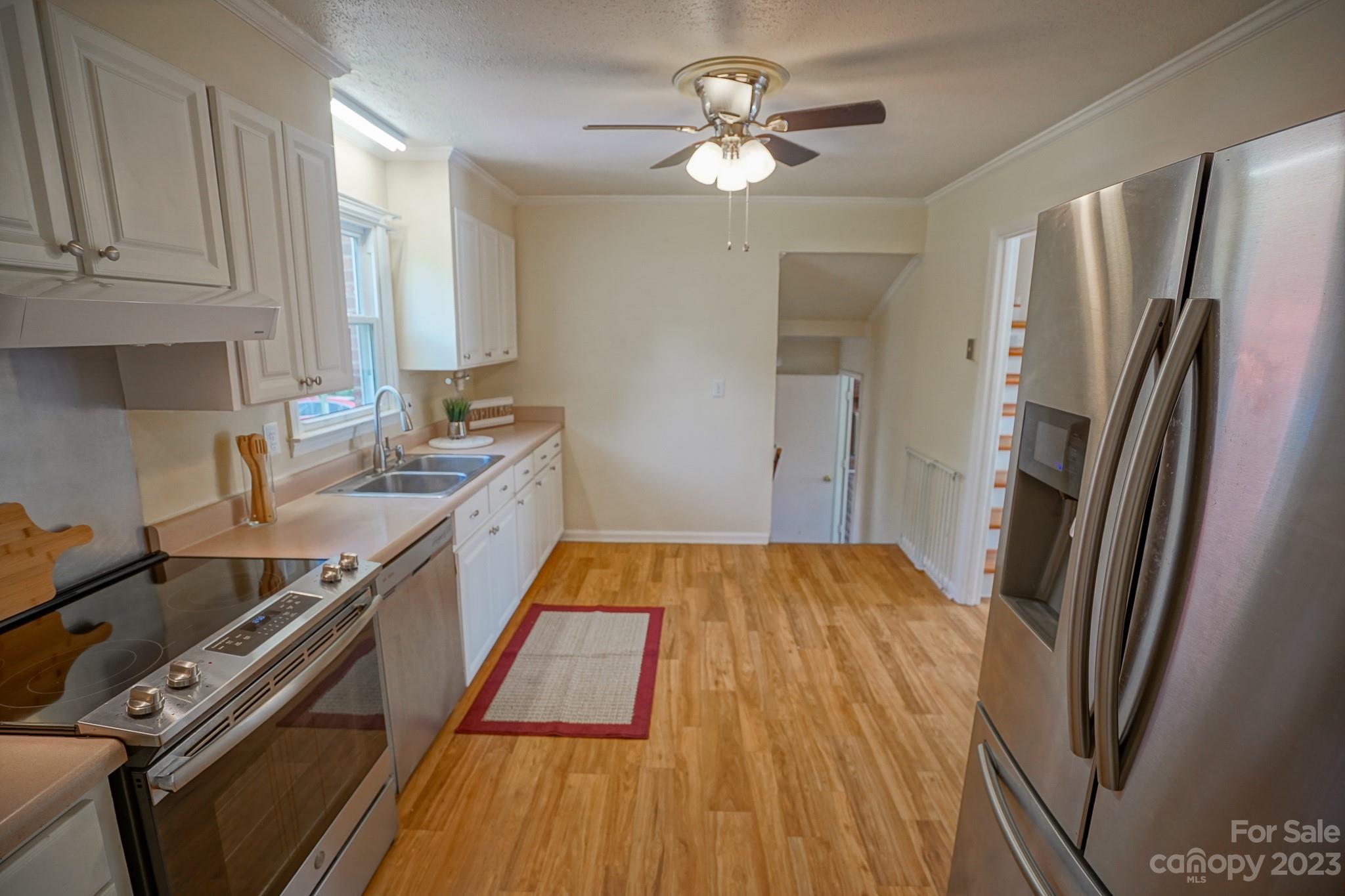 2636 Woodcrest Drive SW