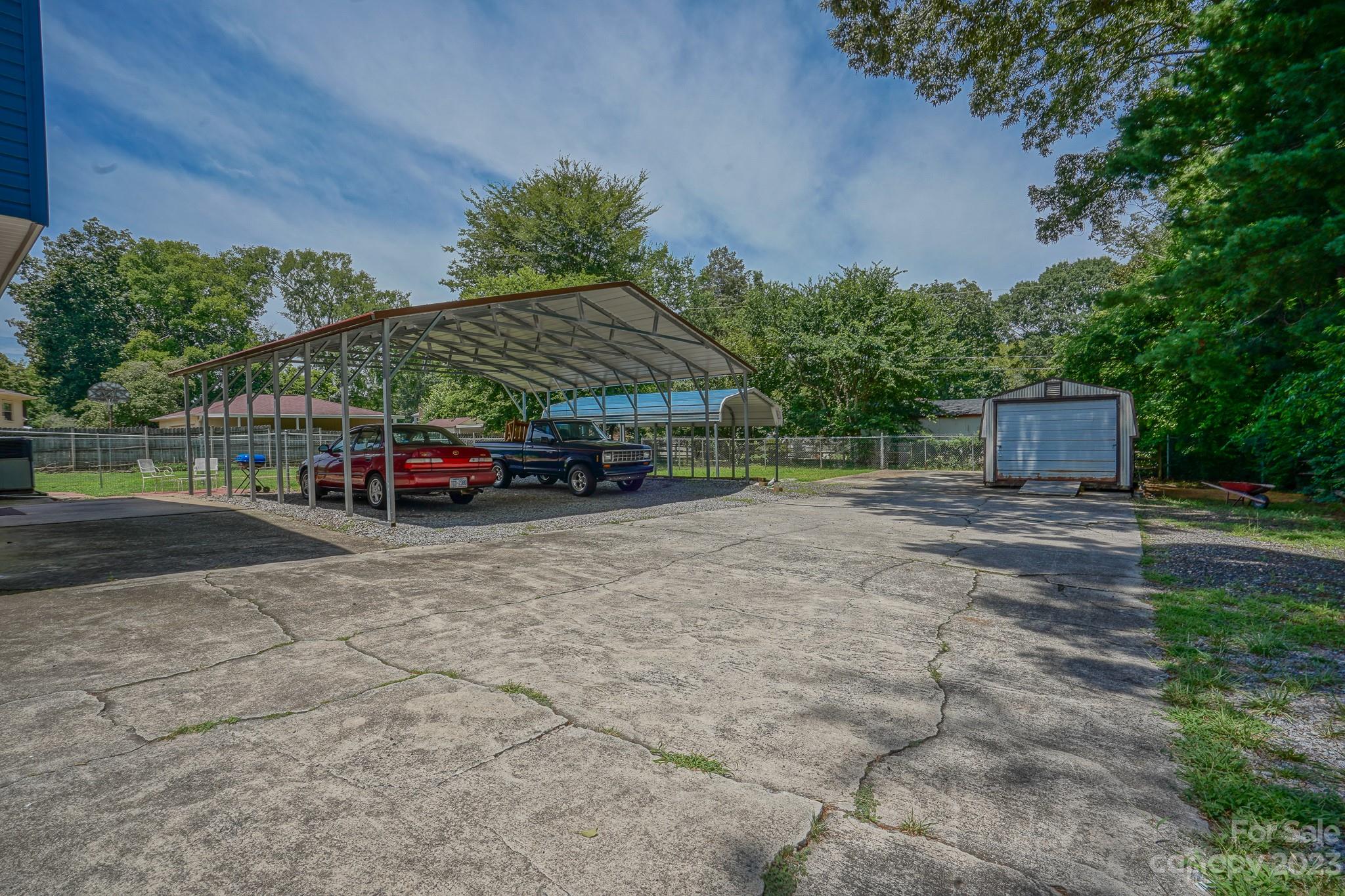 2636 Woodcrest Drive SW