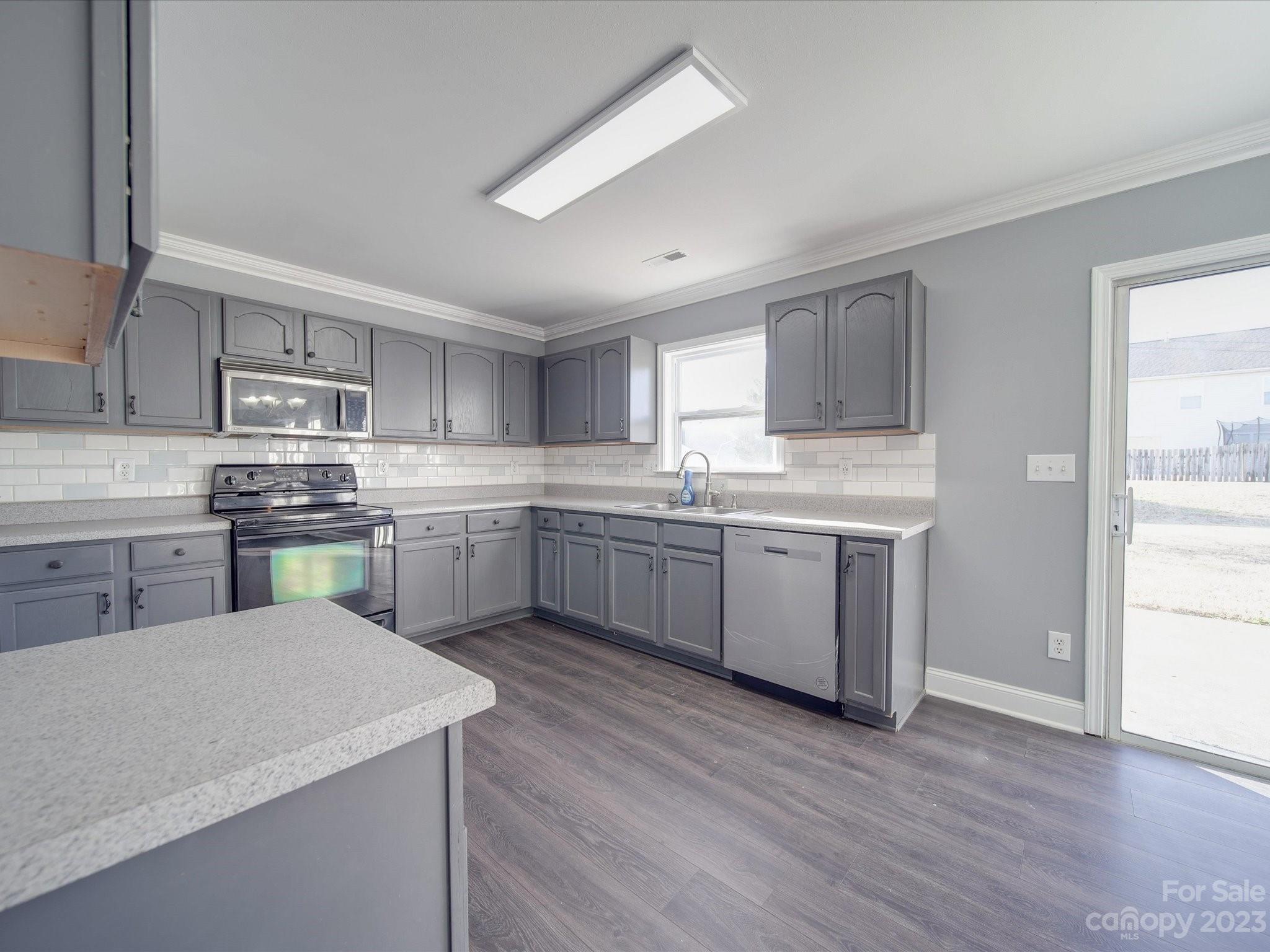 1623 Rustic Arch Way