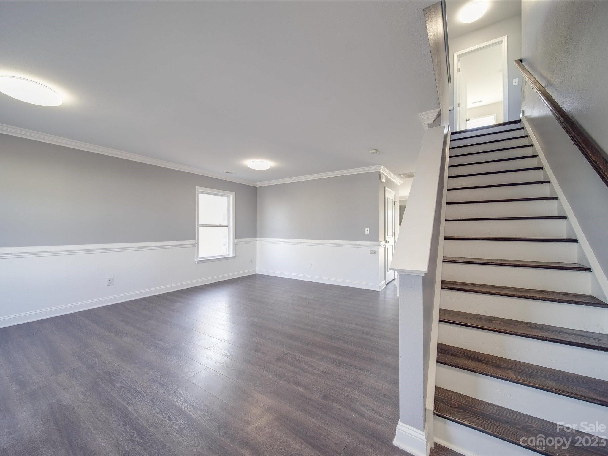 1623 Rustic Arch Way