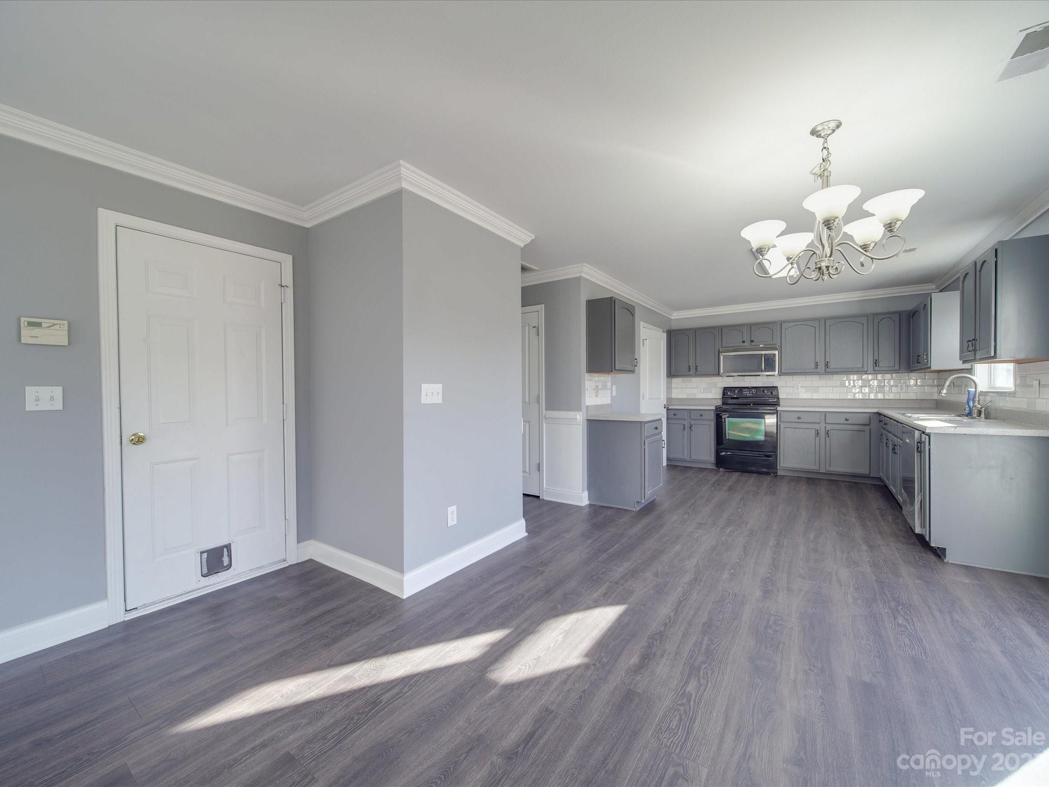 1623 Rustic Arch Way