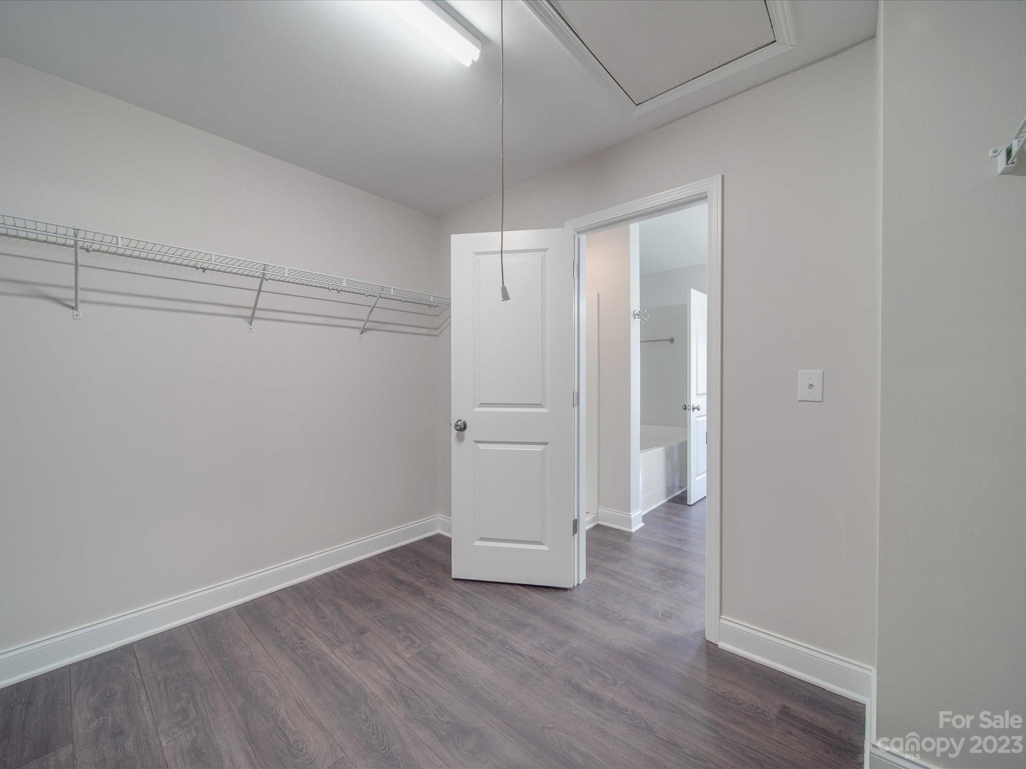 1623 Rustic Arch Way