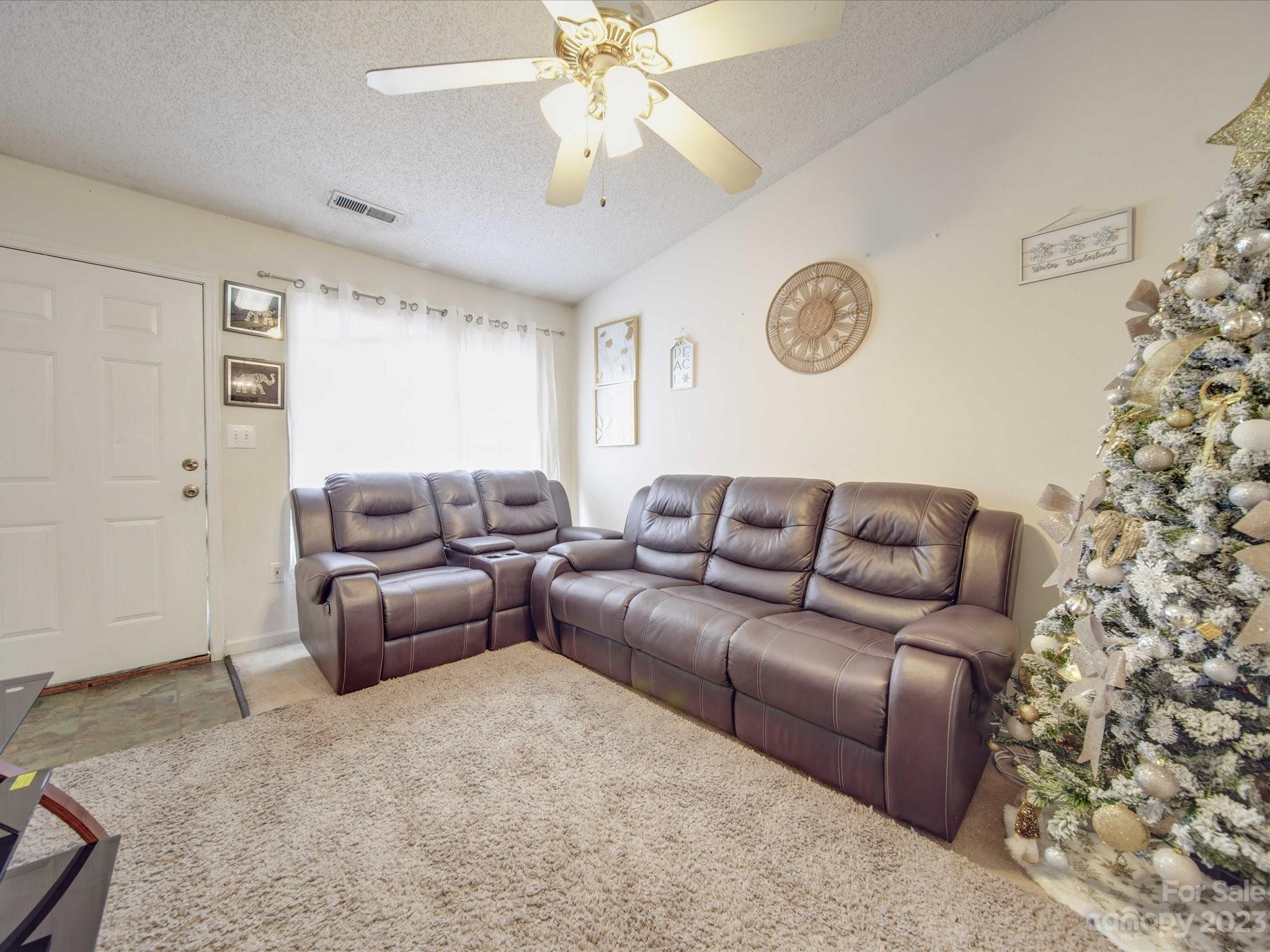 1216 Bringle Ferry Road