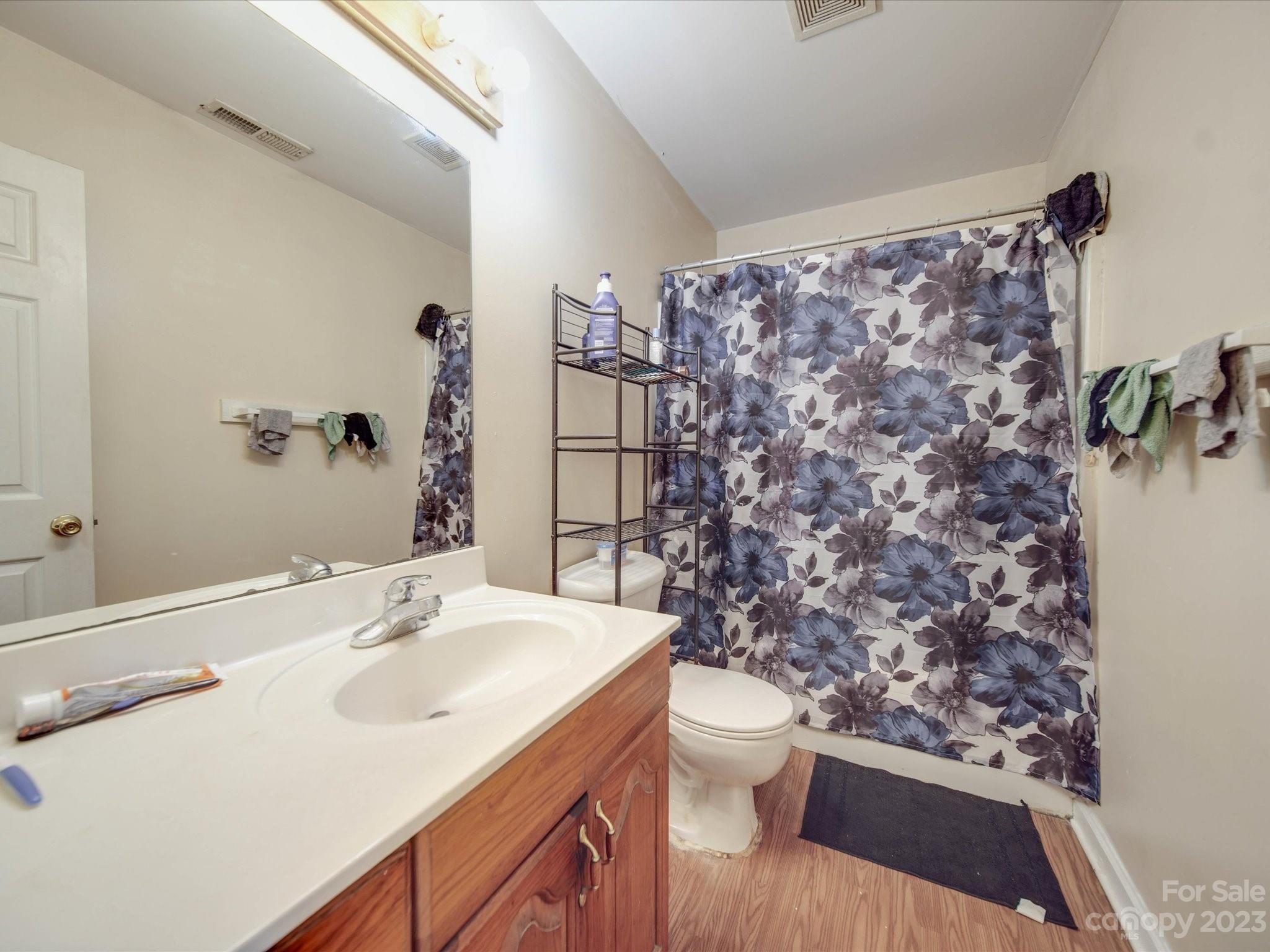 1216 Bringle Ferry Road