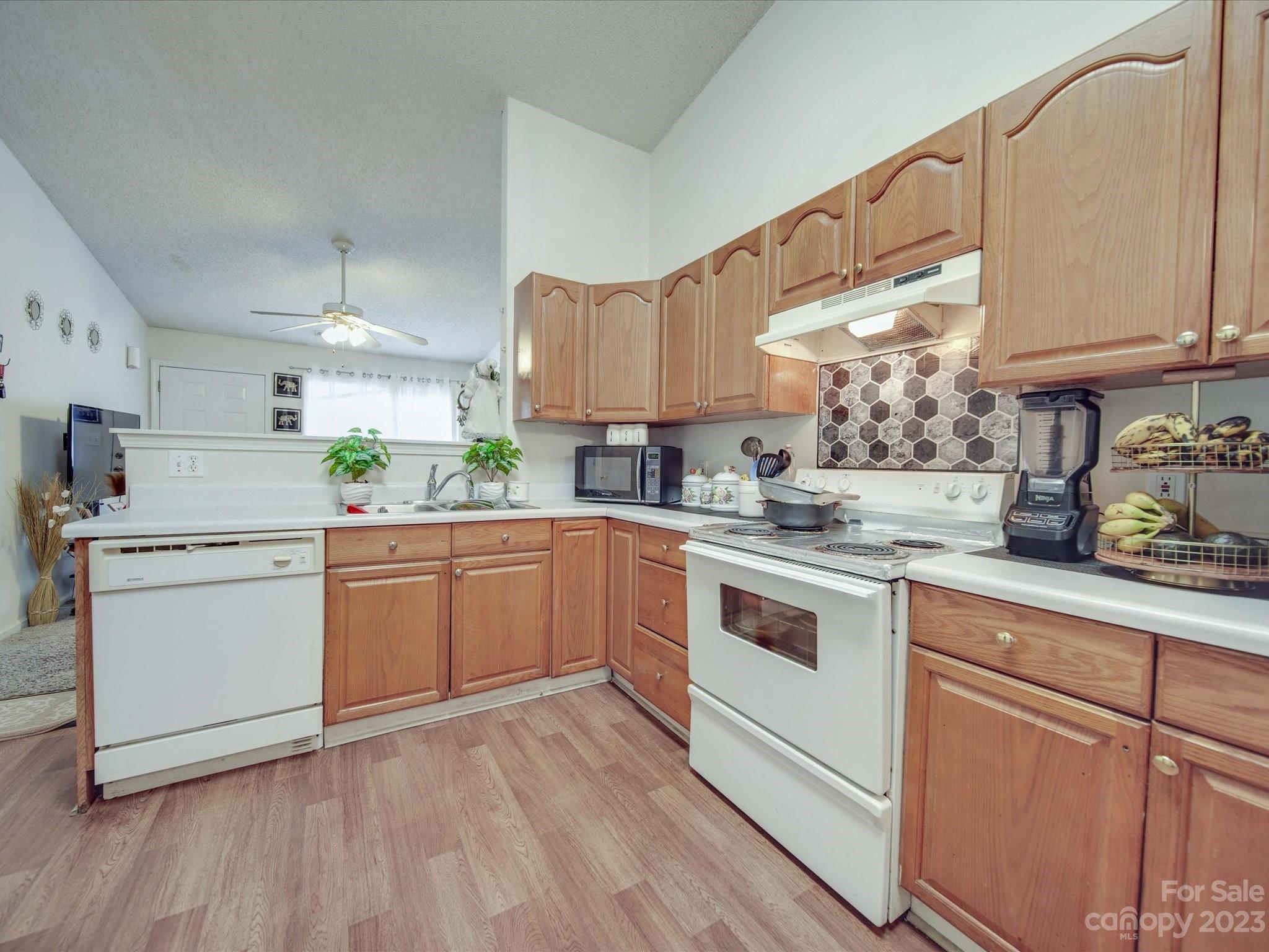 1216 Bringle Ferry Road