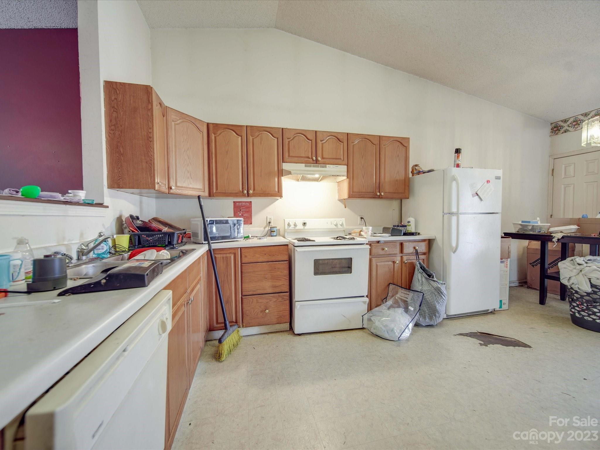 1216 Bringle Ferry Road