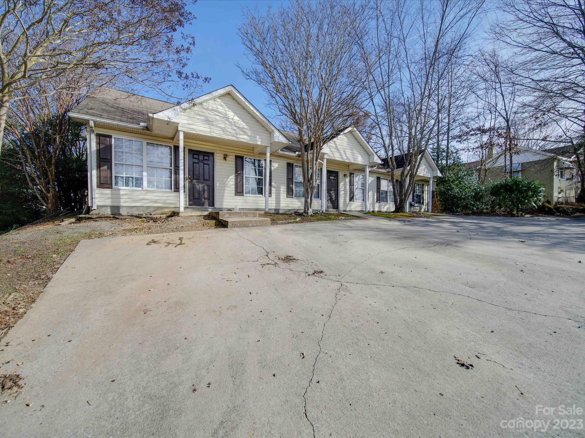 1216 Bringle Ferry Road