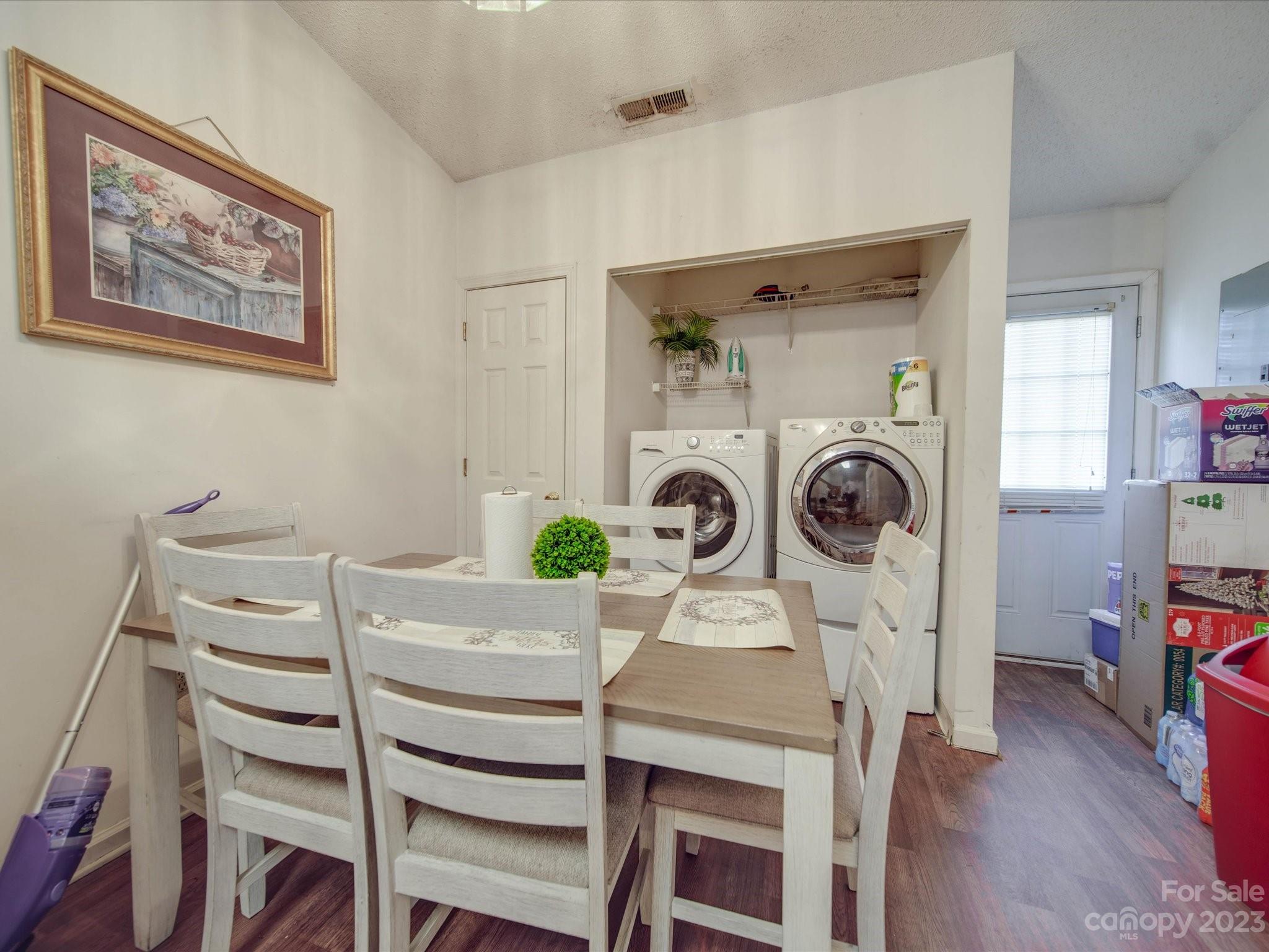 1216 Bringle Ferry Road