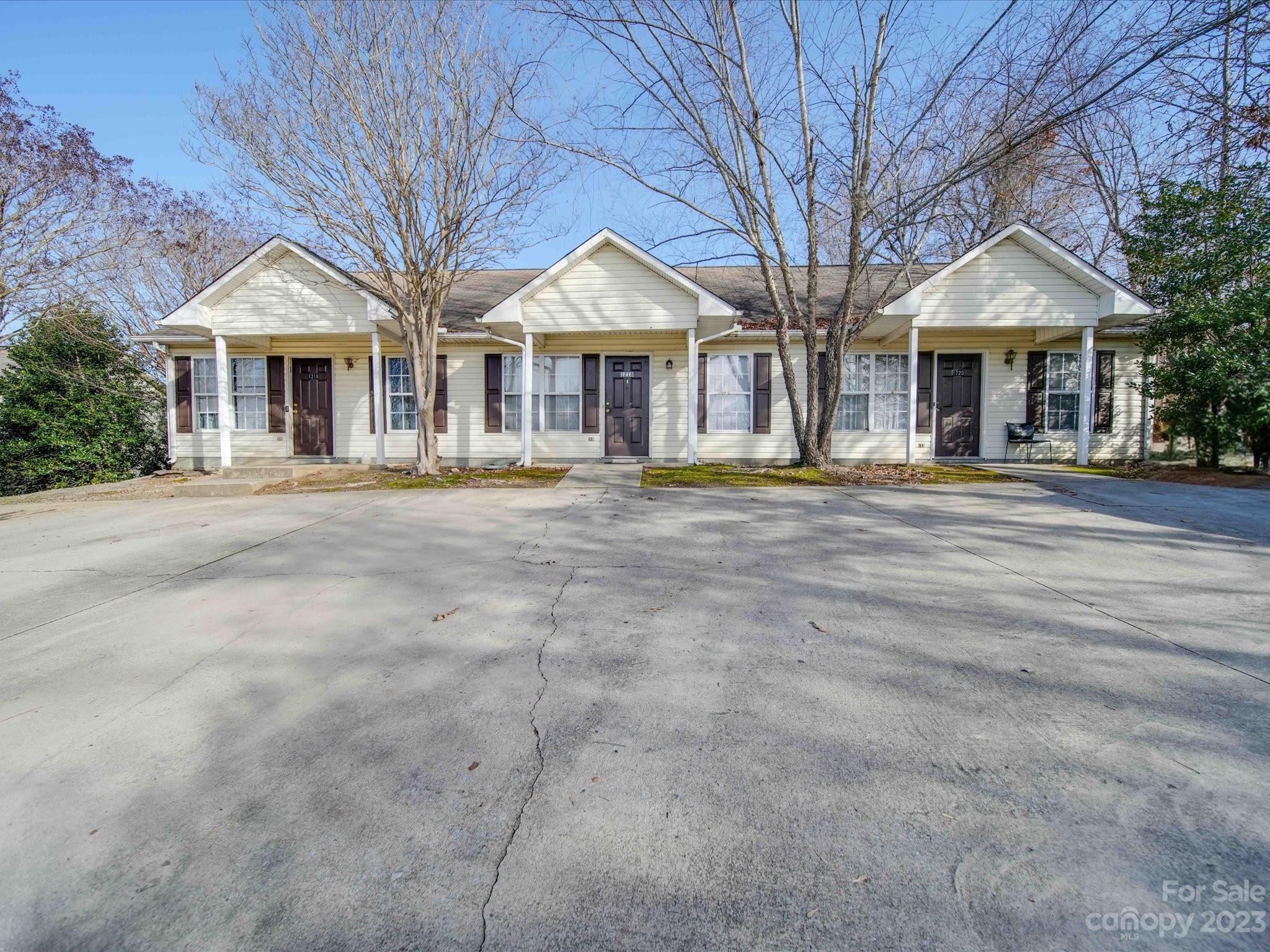 1216 Bringle Ferry Road