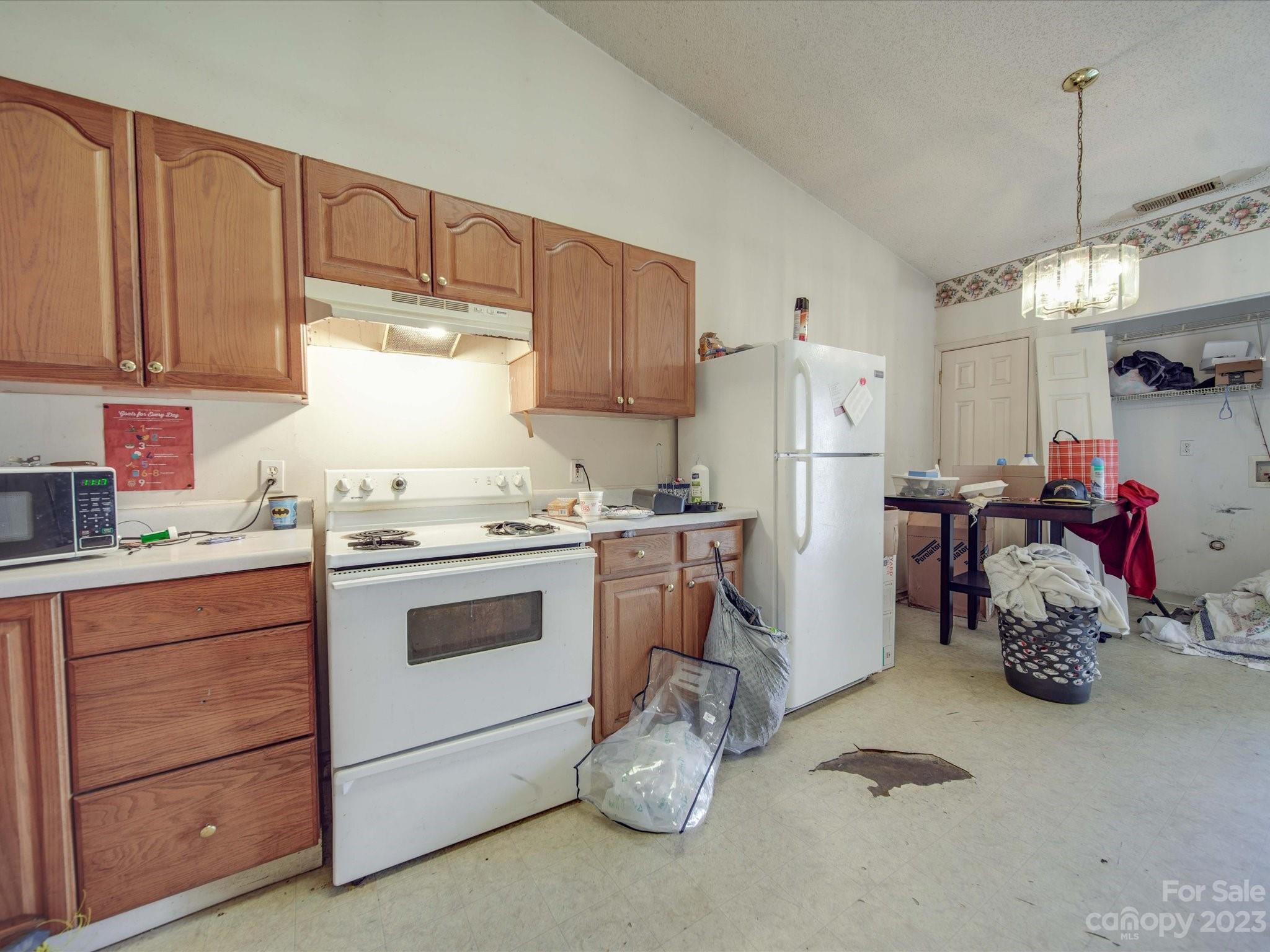 1216 Bringle Ferry Road