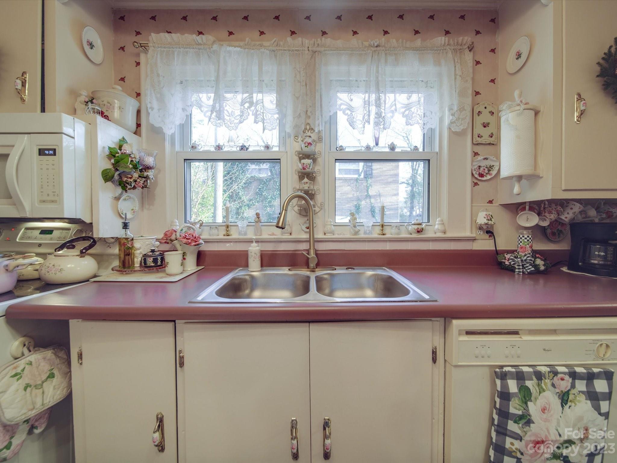 702 Forest Street NW