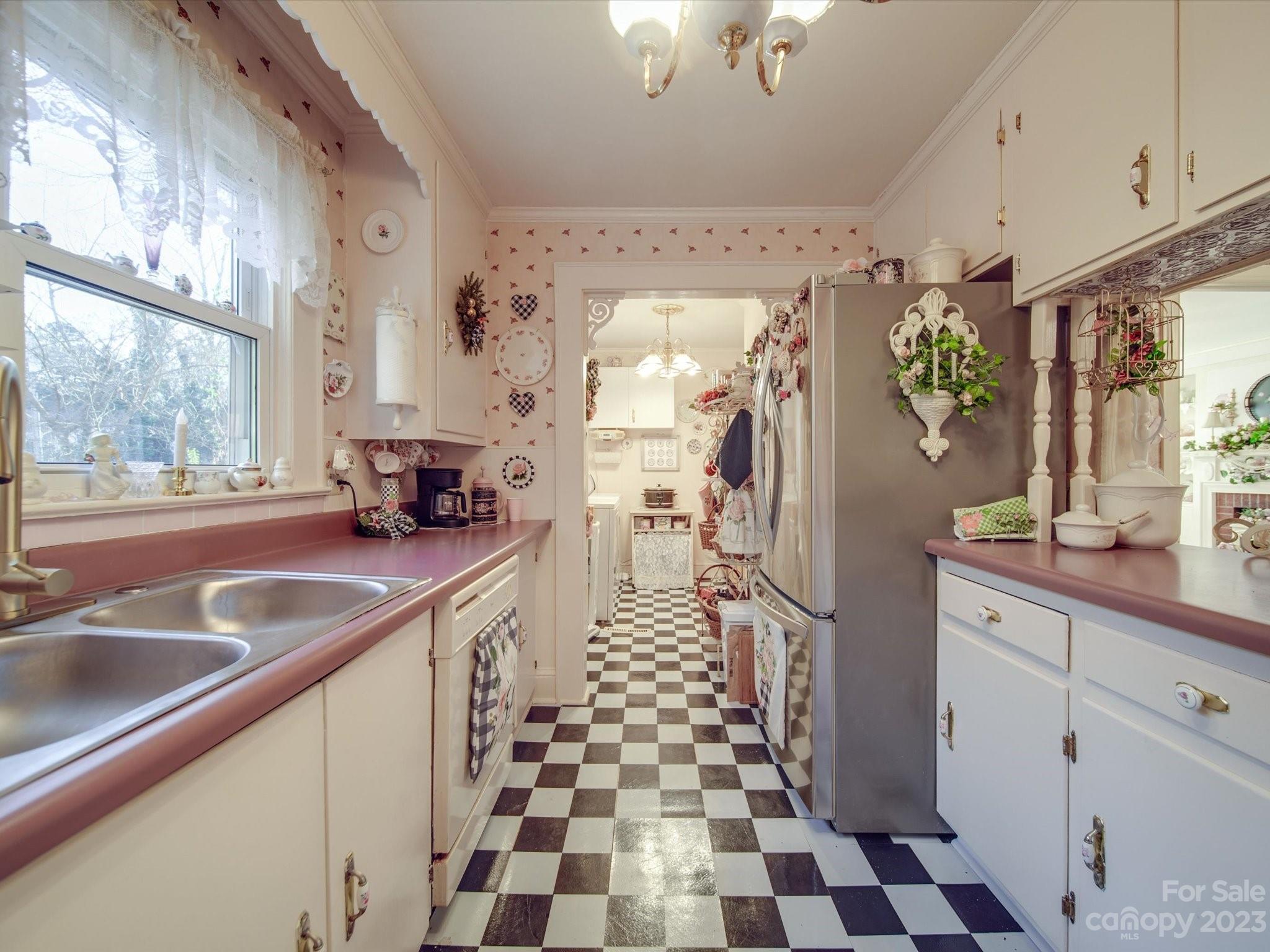 702 Forest Street NW