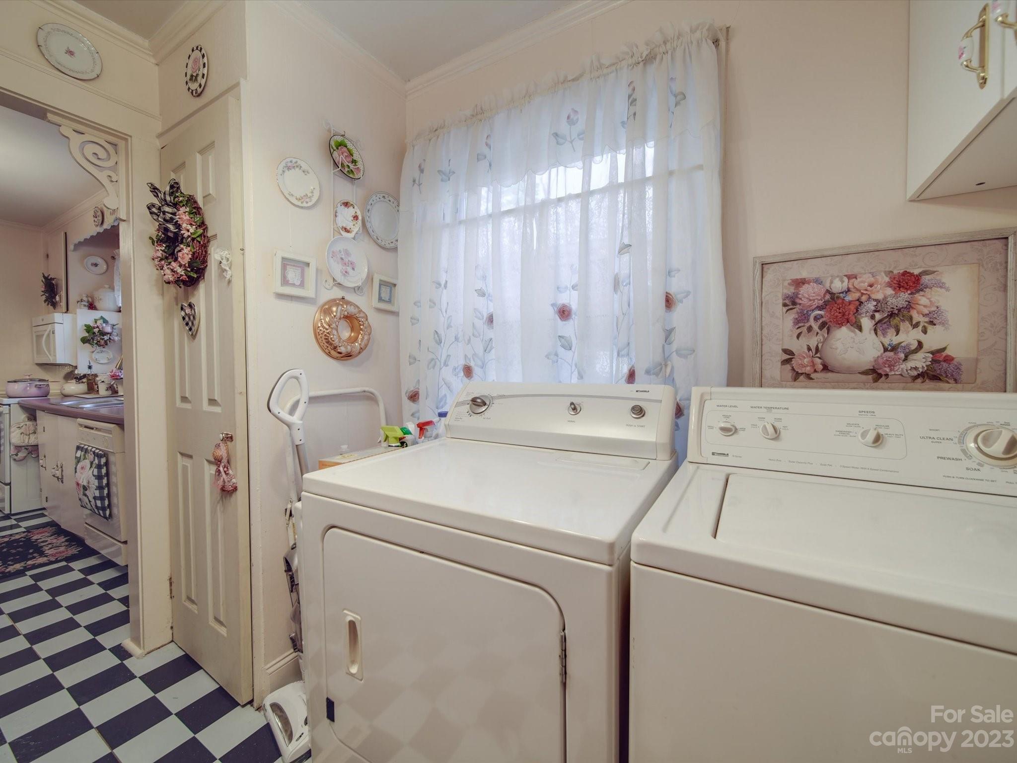 702 Forest Street NW