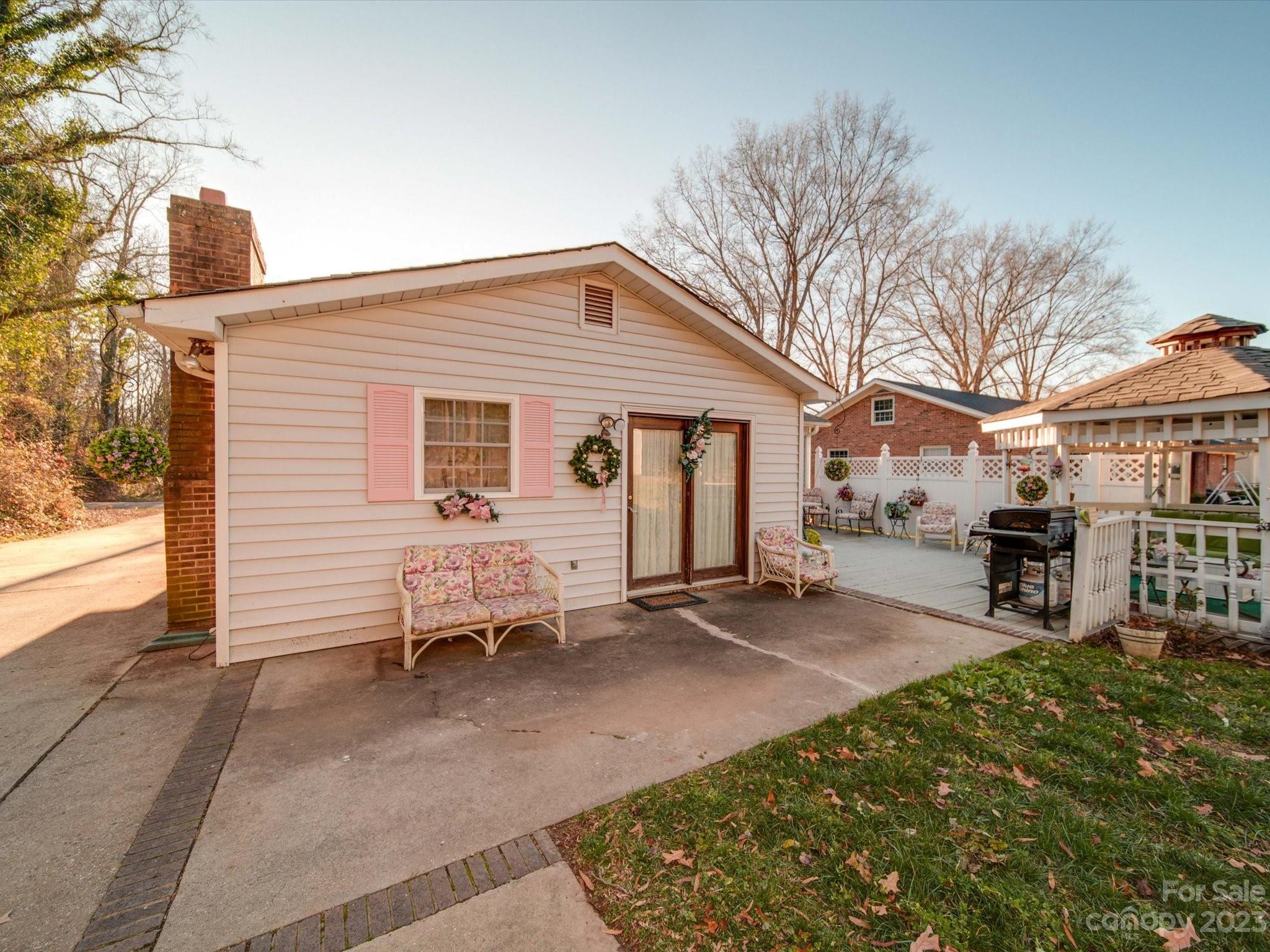 702 Forest Street NW