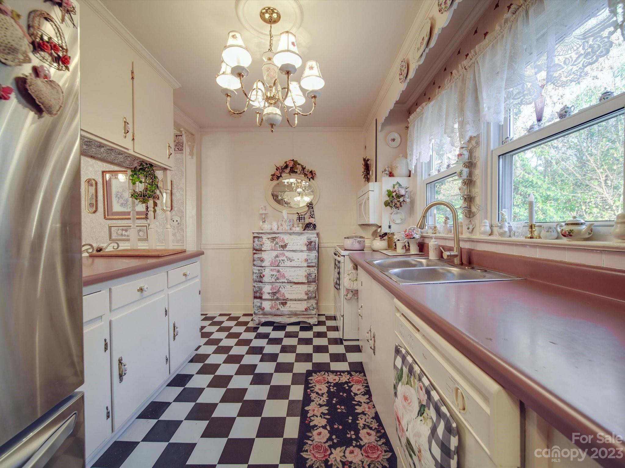 702 Forest Street NW