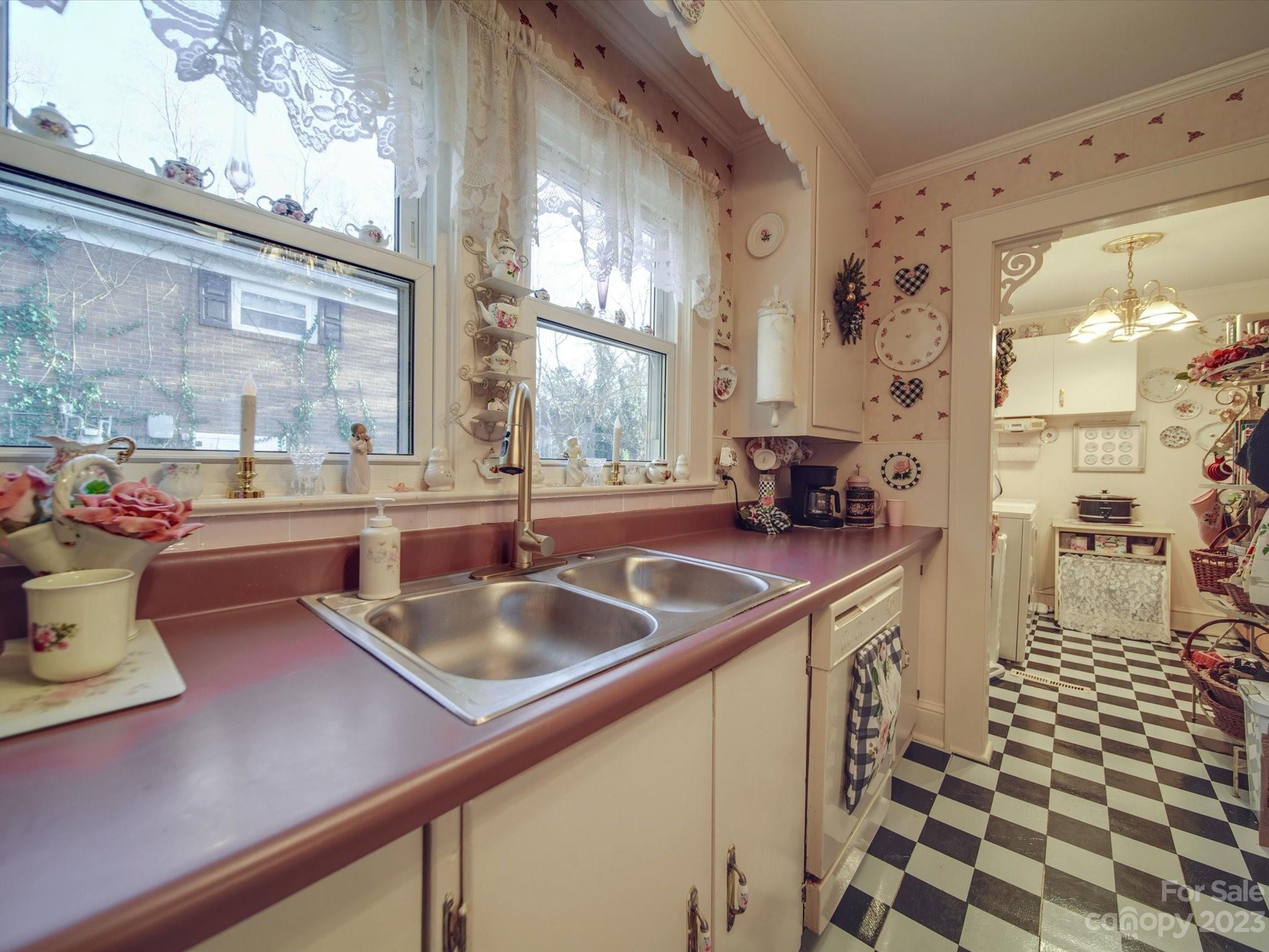 702 Forest Street NW