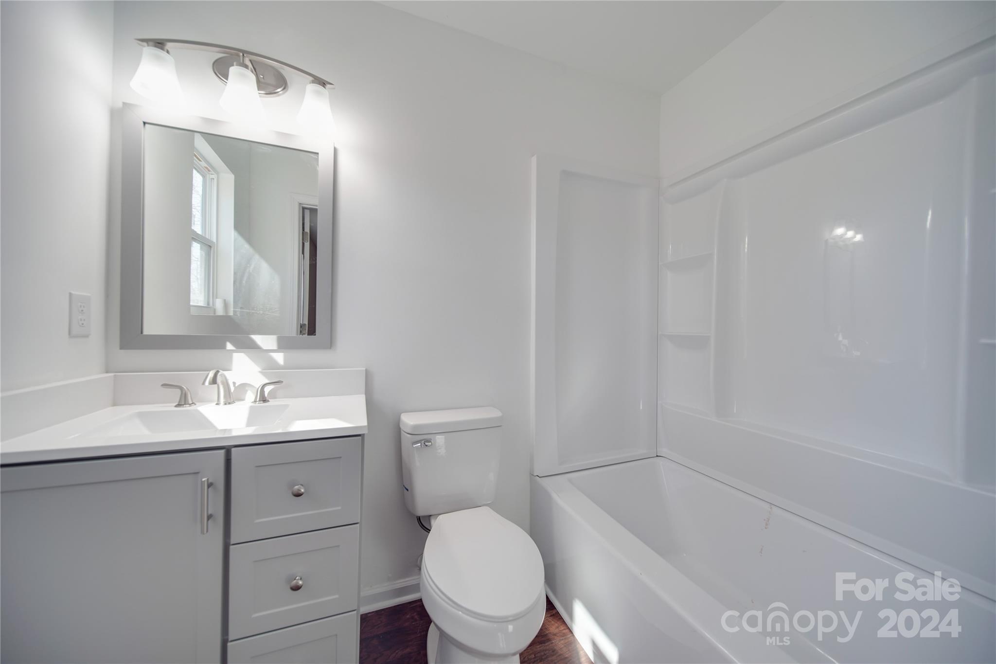 1041 Pine Circle Drive NW