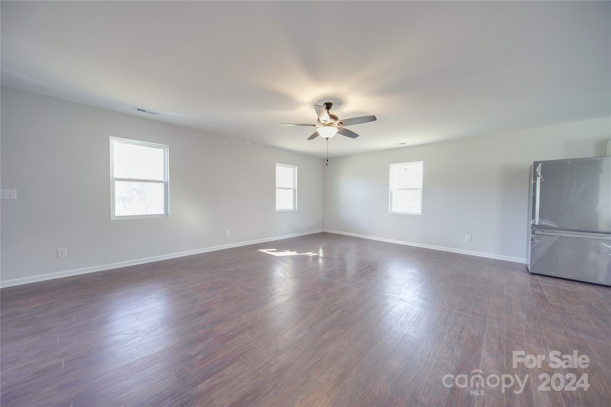 1041 Pine Circle Drive NW