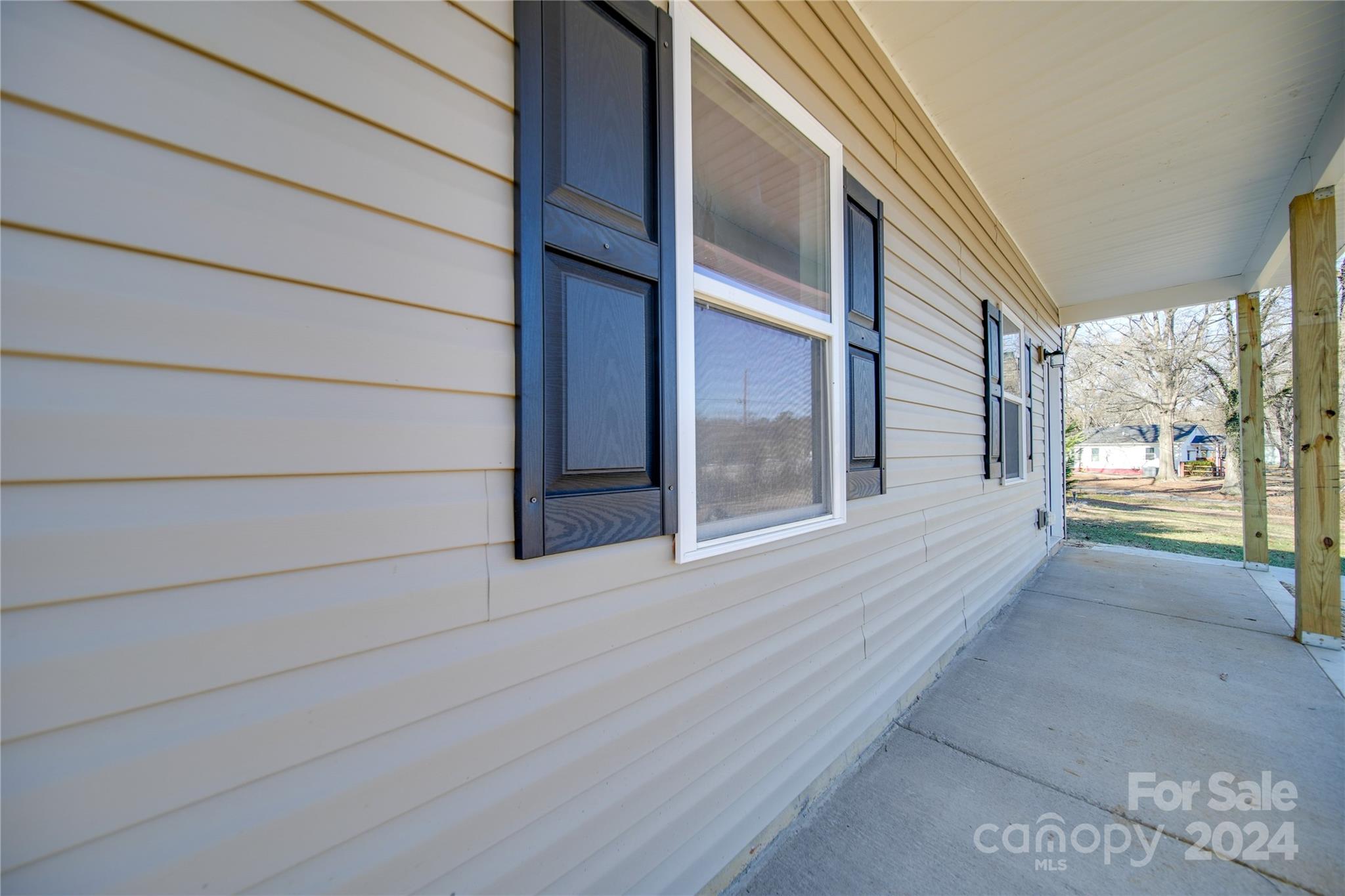 1041 Pine Circle Drive NW