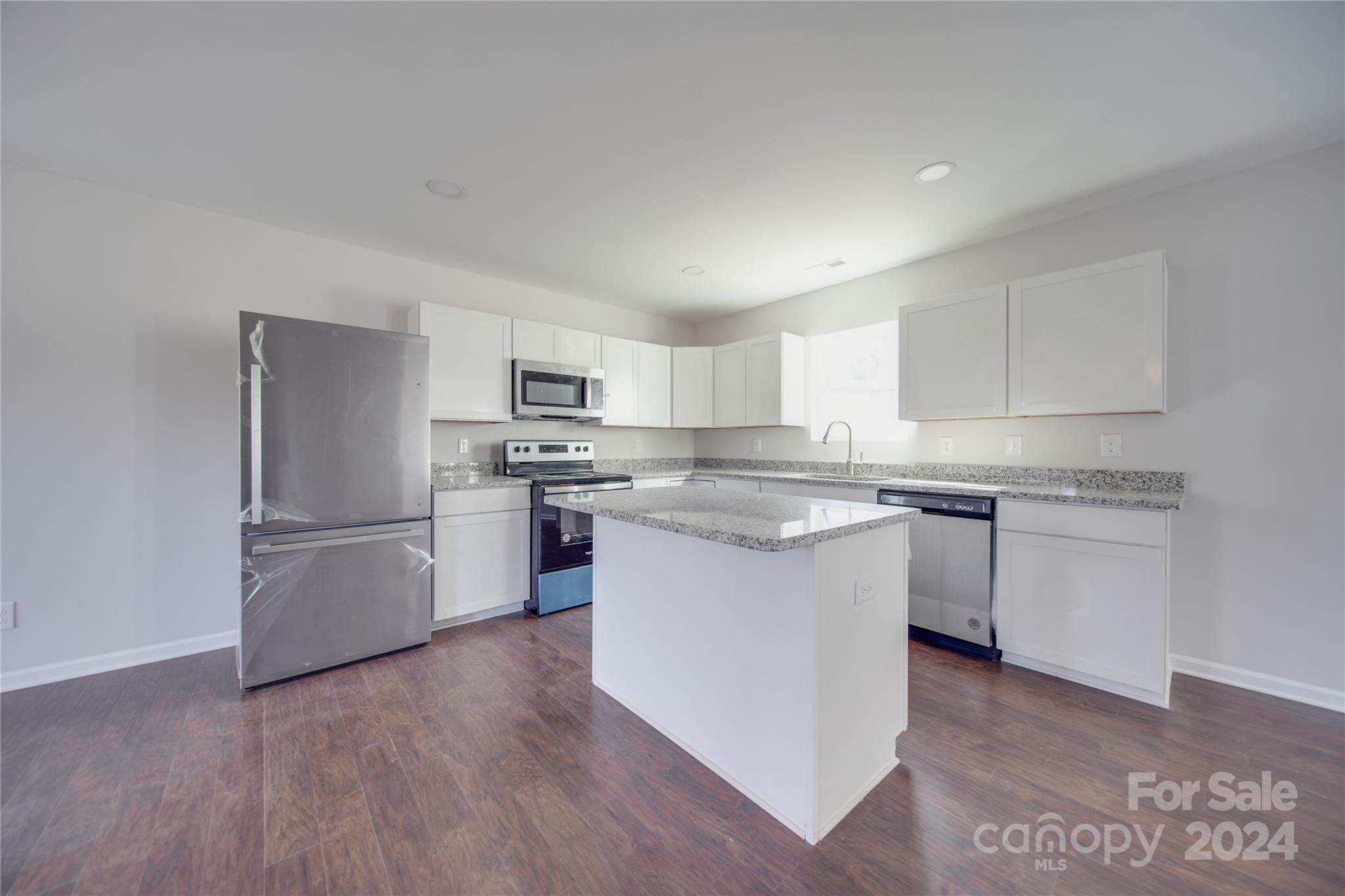 1041 Pine Circle Drive NW