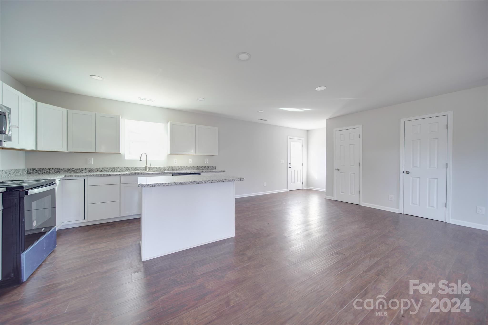 1041 Pine Circle Drive NW