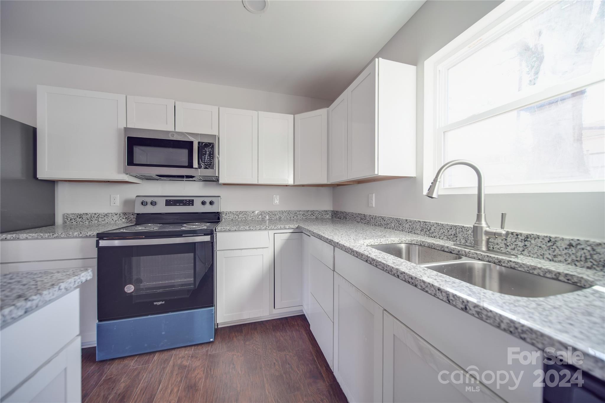 1041 Pine Circle Drive NW