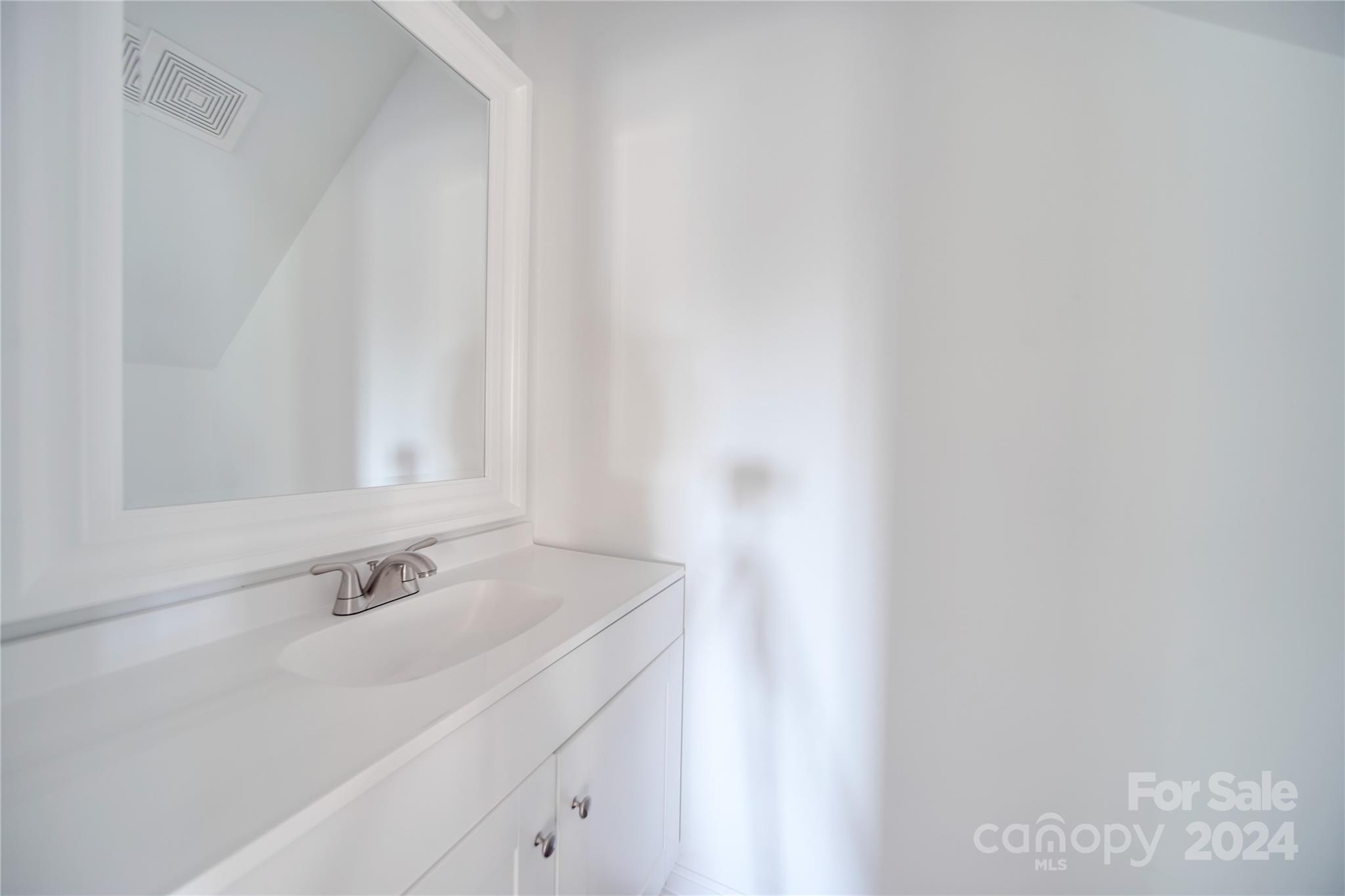 1041 Pine Circle Drive NW