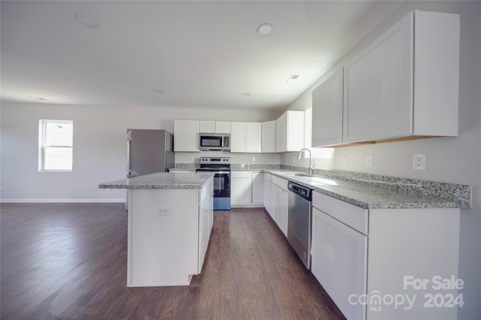 1041 Pine Circle Drive NW